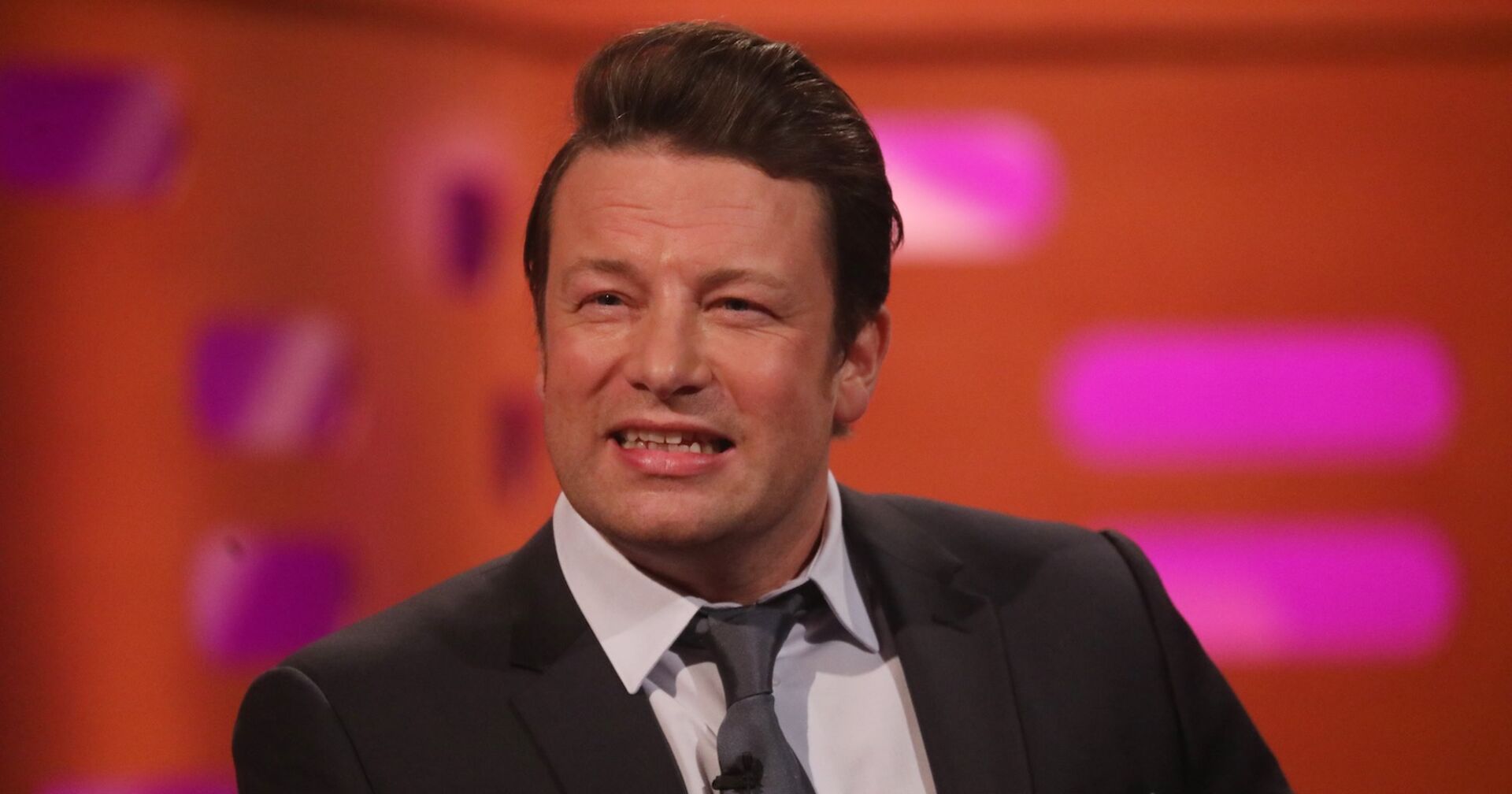 Porträt in Anzug und Krawatte