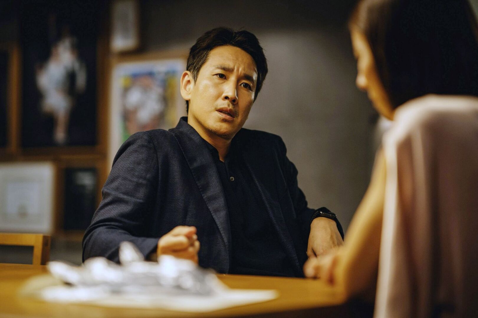 Filmszene: Lee Sun Kyun in "Parasite".