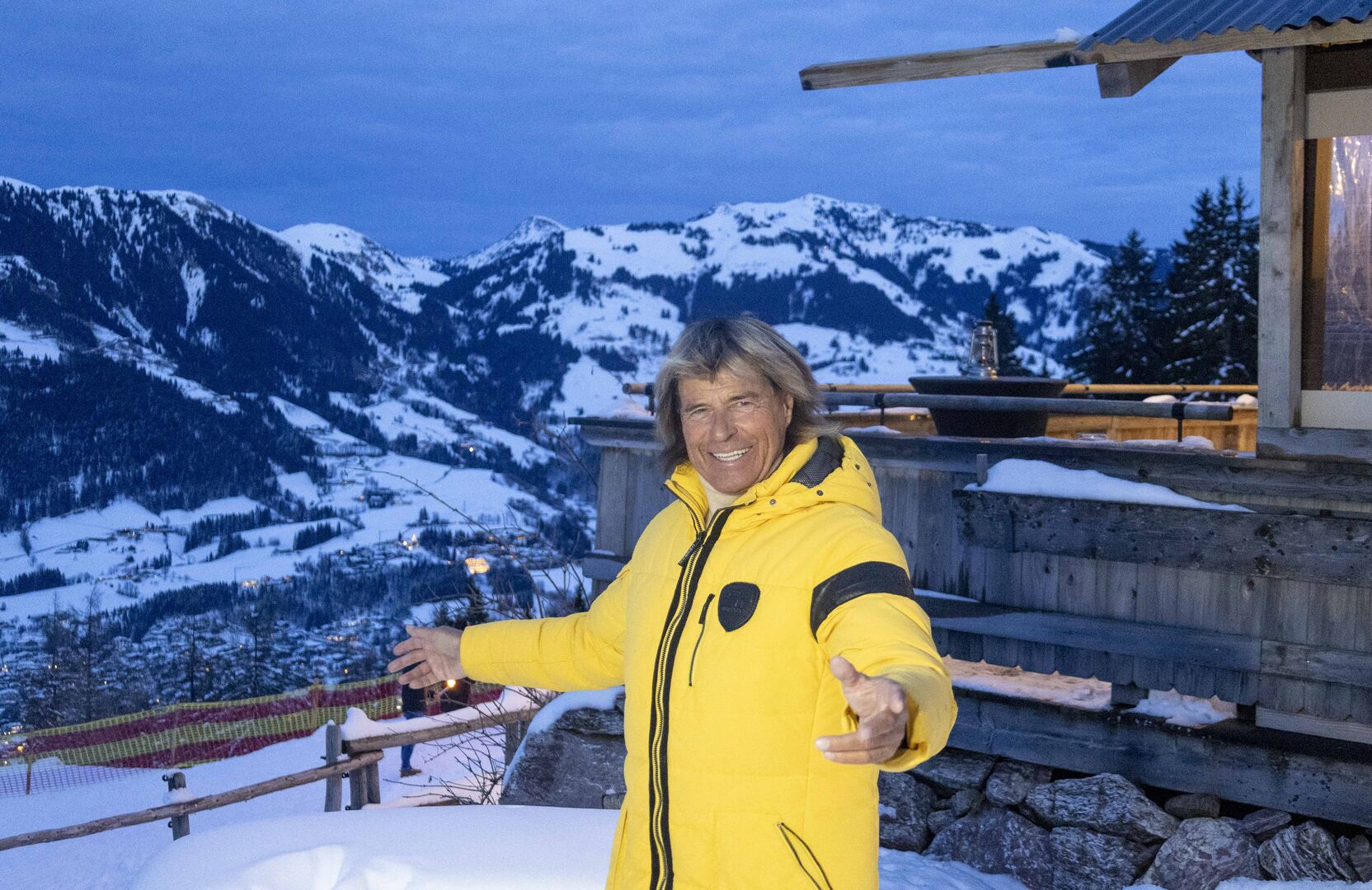 Hansi Hinterseer vor der Seidlalm