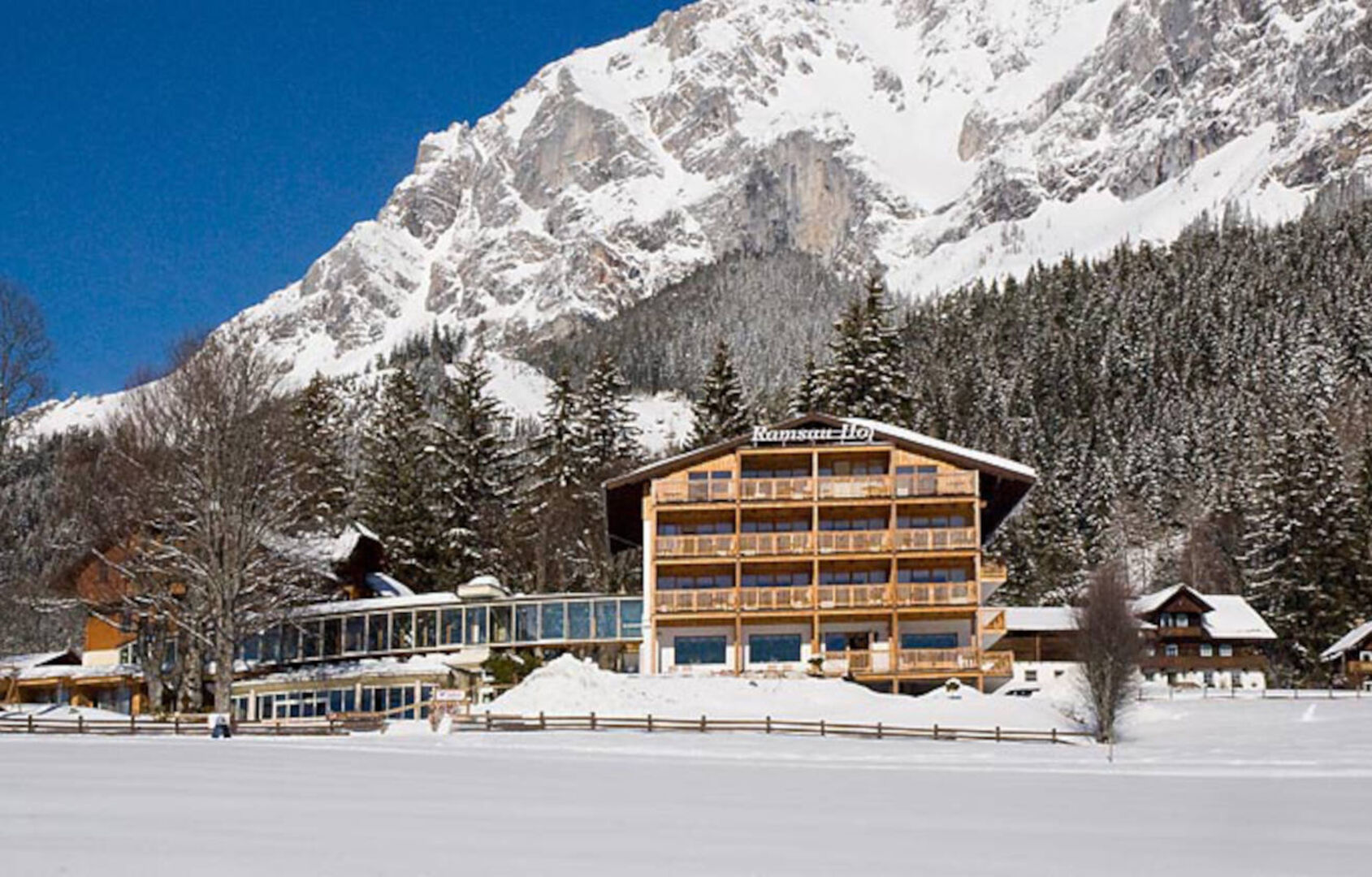 Ramsauhof in verschneiter Winterlandschaft