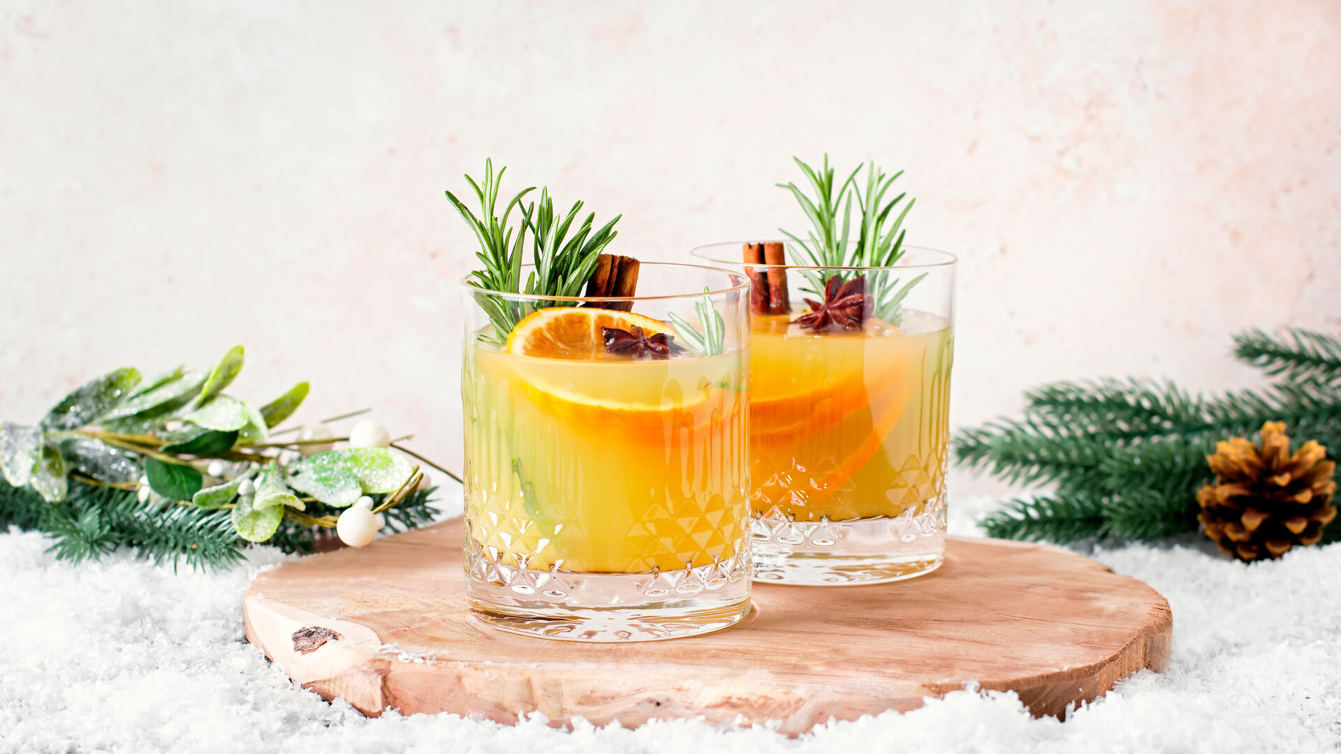 Gin mit Orangen im Glas