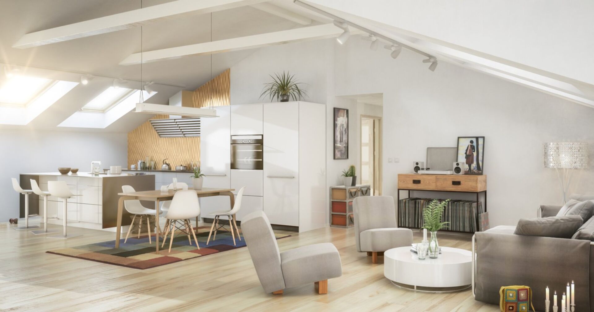 Ein Wohn- und Esszimmer im Dachgeschoss, mit modernen Möbeln und Licht strahlt durch die Dachfenster in den Raum.