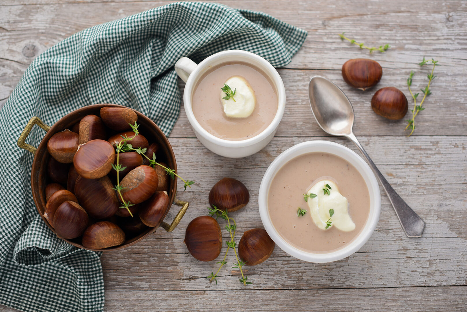 Maronisuppe mit Rosmarin | Credit: iStock.com/yurhus