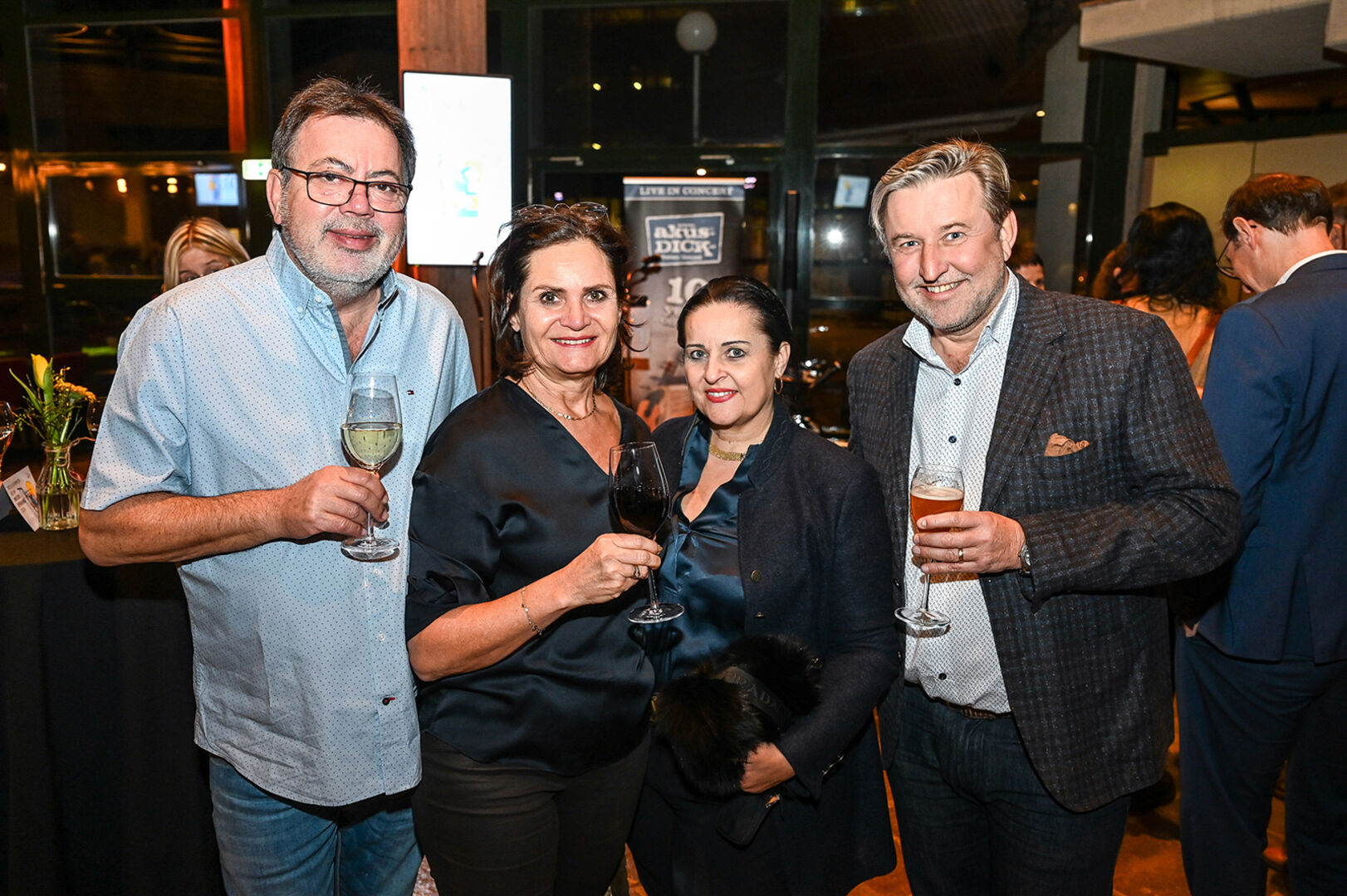 Egon und Monika Haag (Bäckerei Mangold) mit Gabriele Bundschuh (Schneidermeisterei) und  Karl Zimmermann (ZimCom Immobilien) (v. li.)