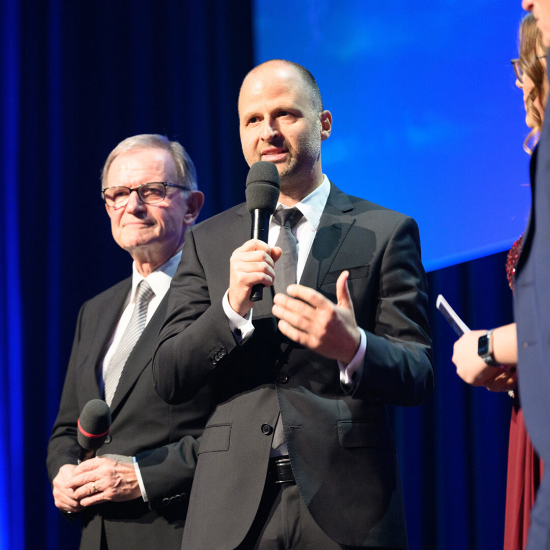 Wirtschaftslandesrat Marco Tittler ehrte WKÖ-GS Karlheinz Kopf und WK-Präsident Wilfried Hopfner.