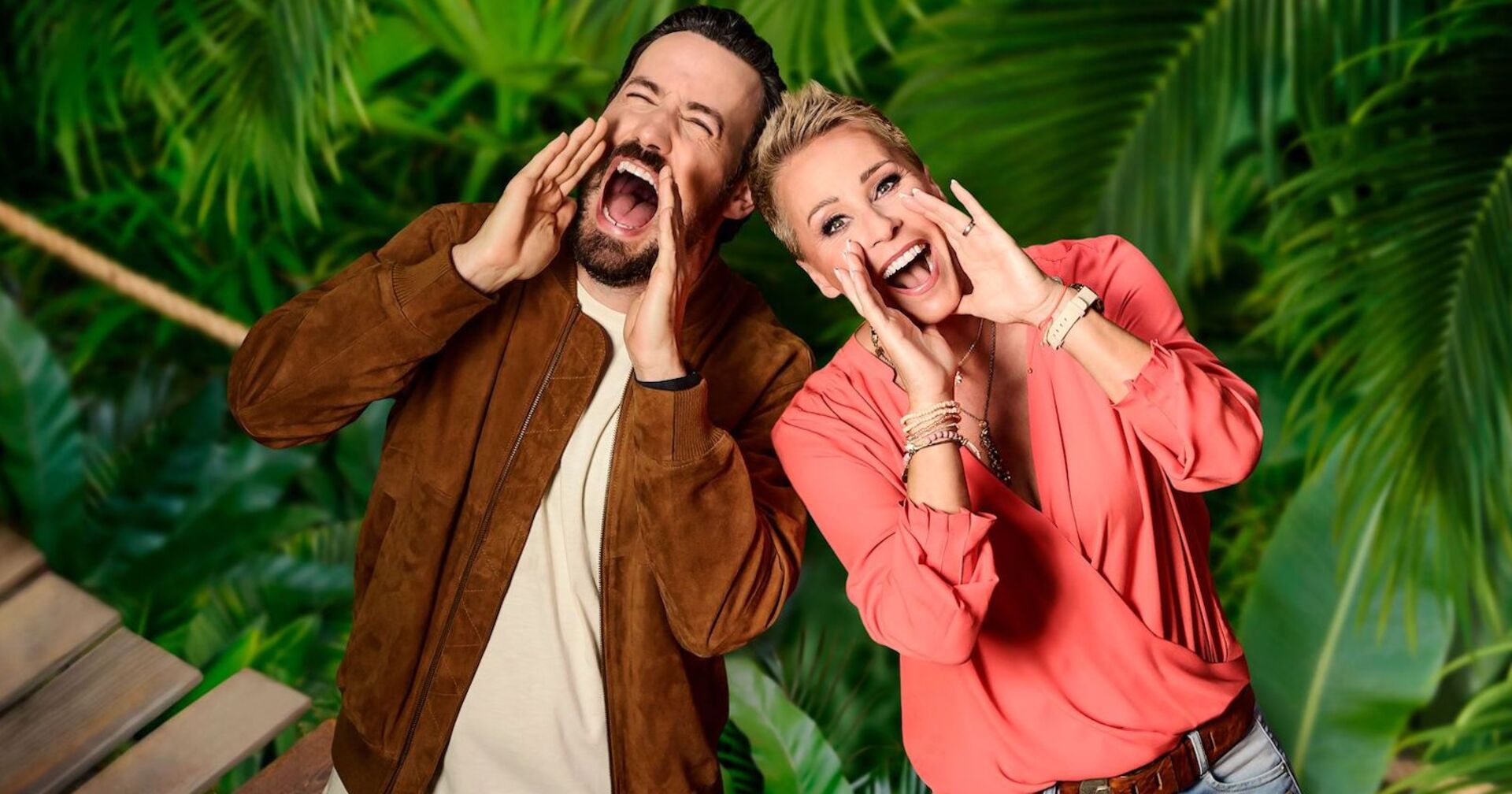 Jan Köppen und Sonja Zietlow bei der Moderation des Dschungelcamps.