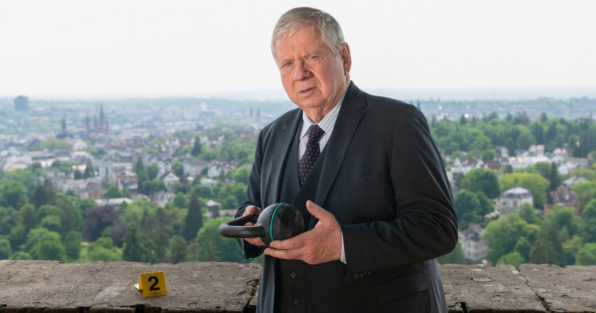 Der Schauspieler Bernd Reuther als "Staatsanwalt"