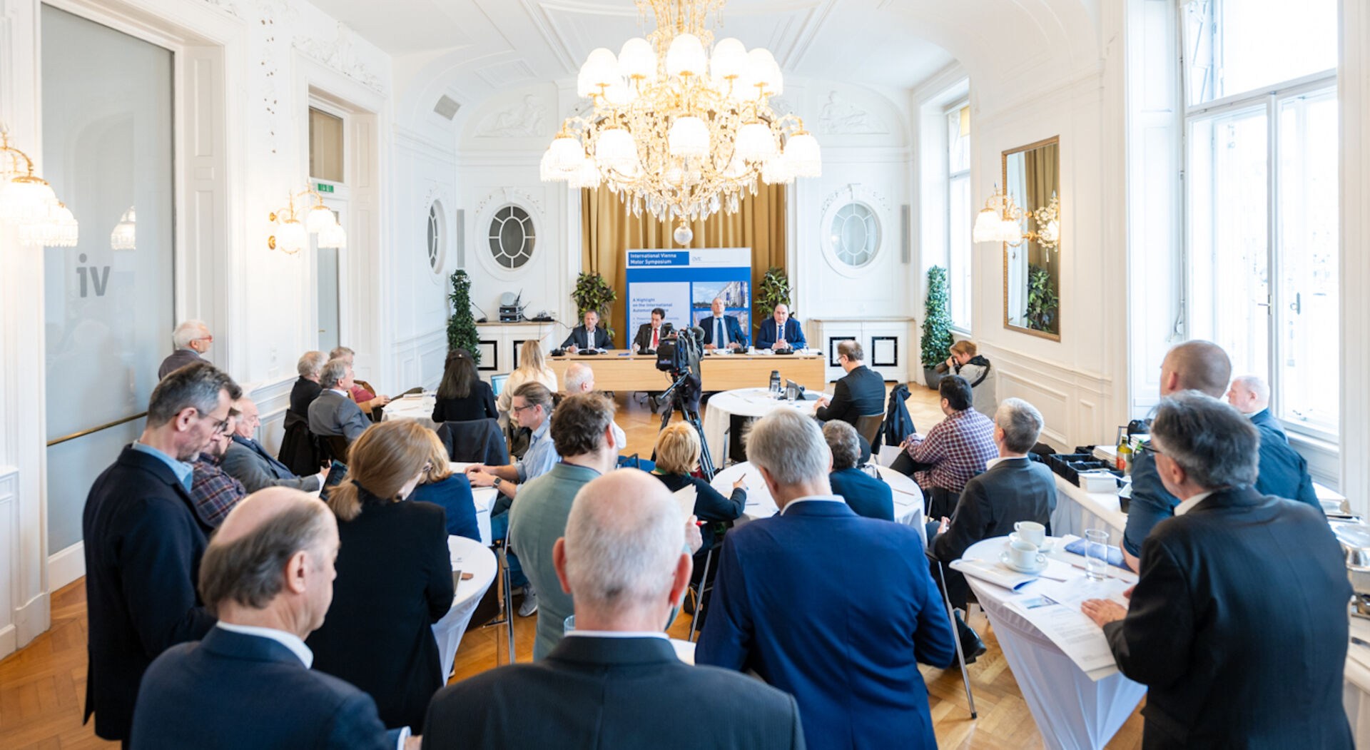 Blick in den Saal