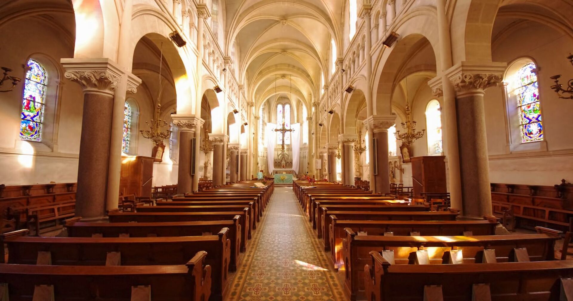 Der Innenraum einer Kirche.