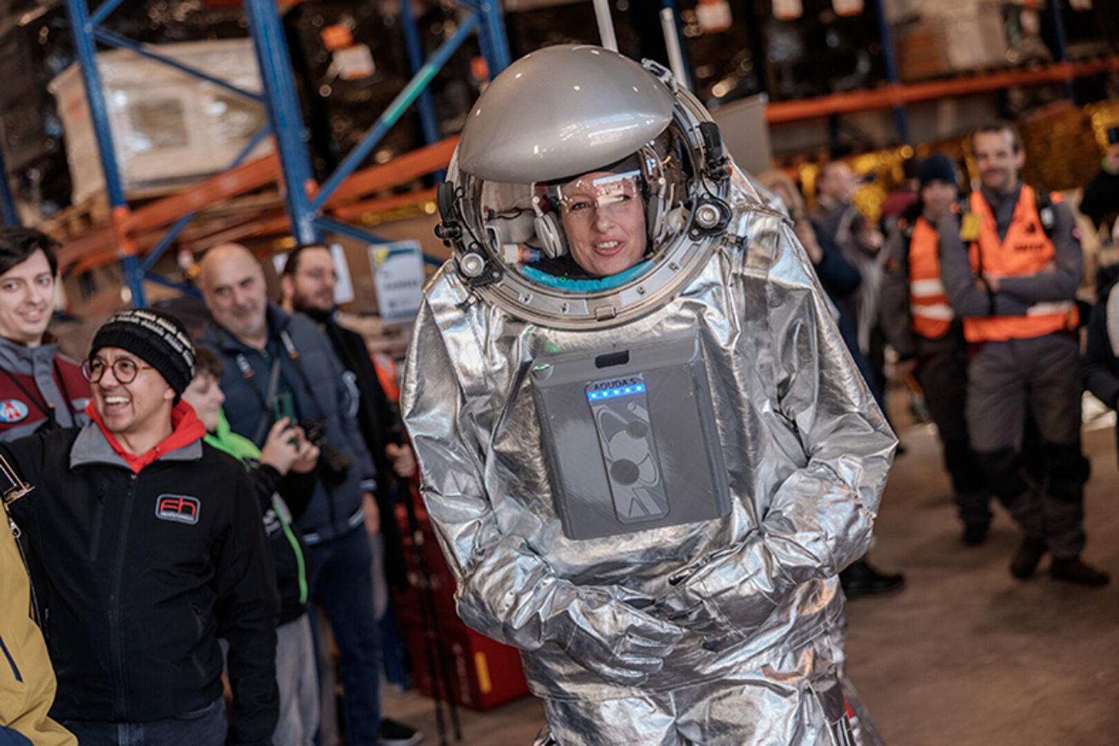 Die Analog-Astronautin Carmen Köhler stand den Besuchern für Fotos und Fragen bereit.
