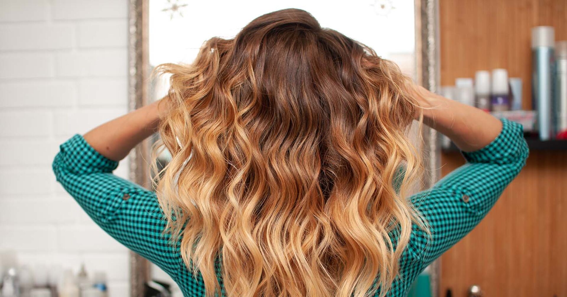 Frau mit schönen Locken | Credit: iStock.com/oksy001