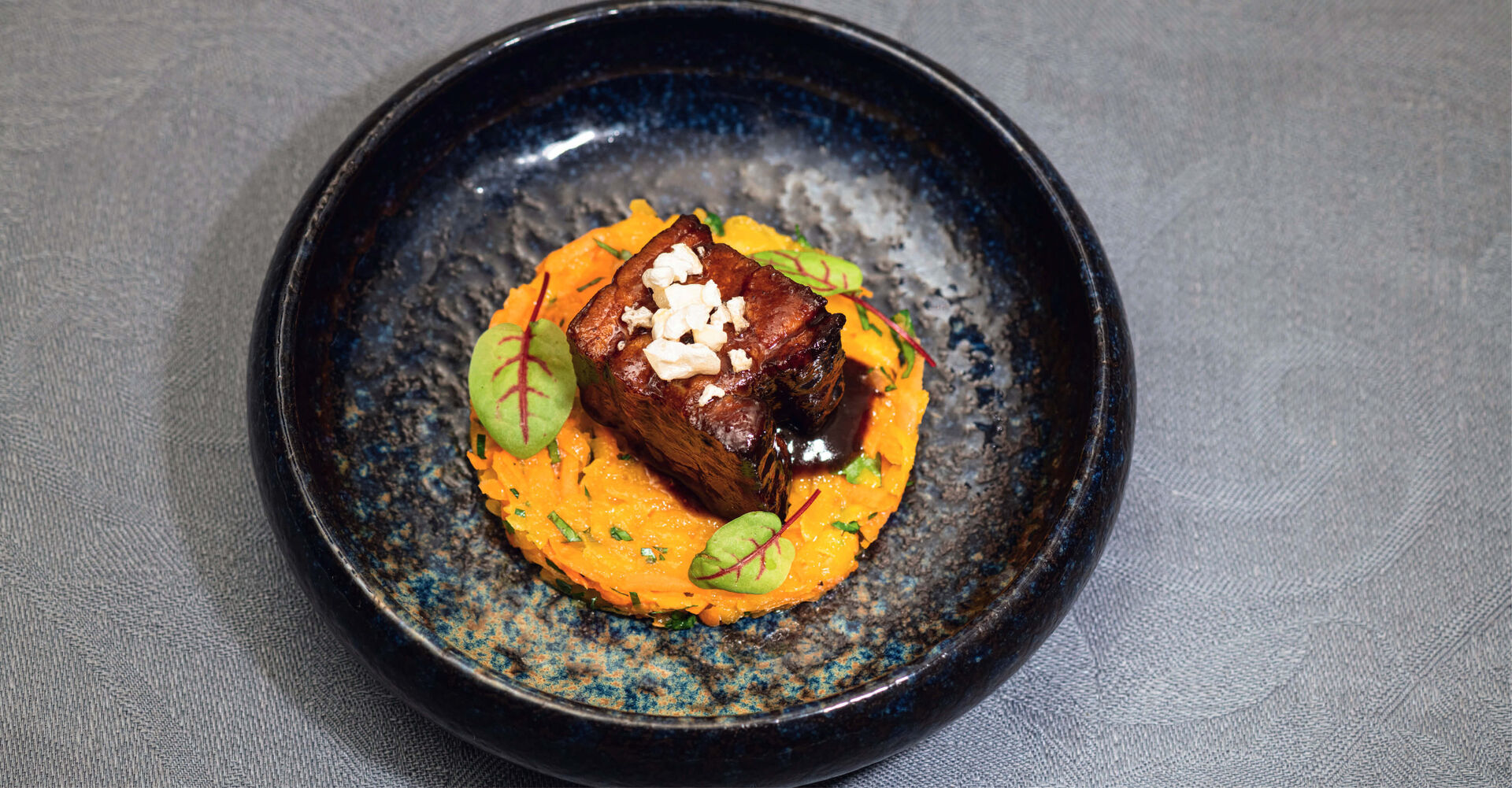 Schweinebauch mit Gewürzlack