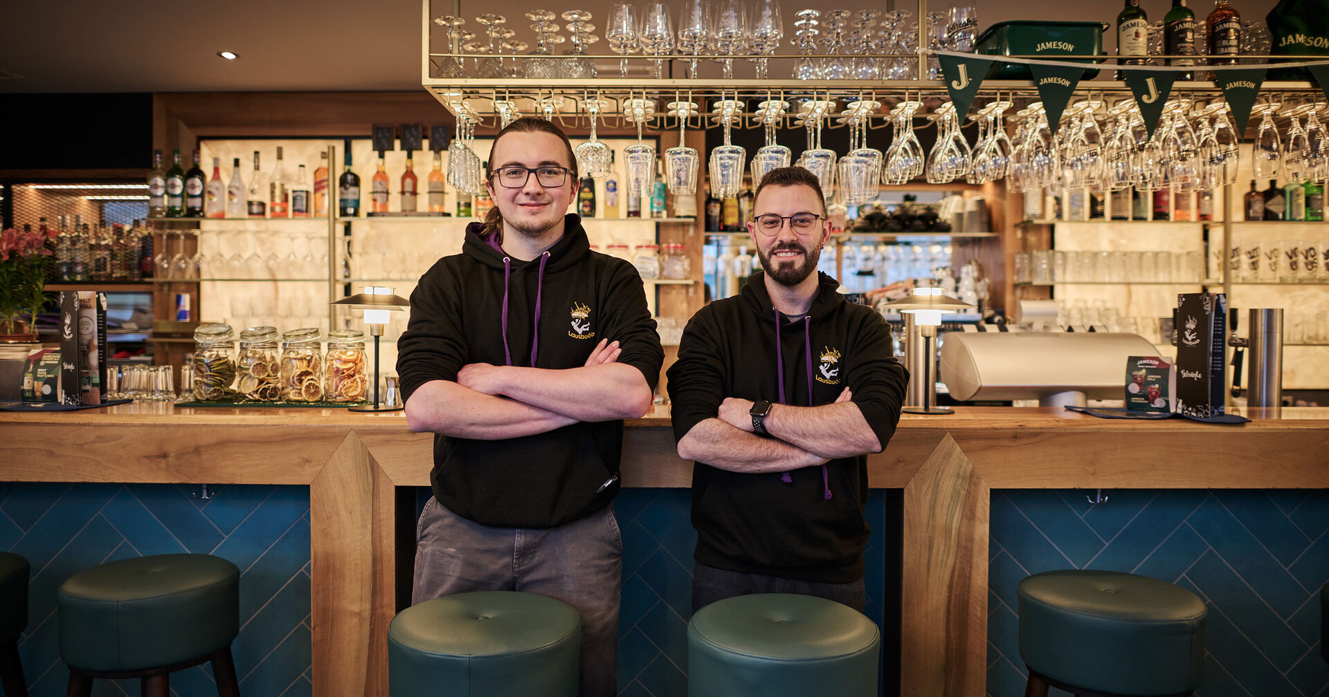 Sandro und Lucas im neu eröffneten Lausbuöb.