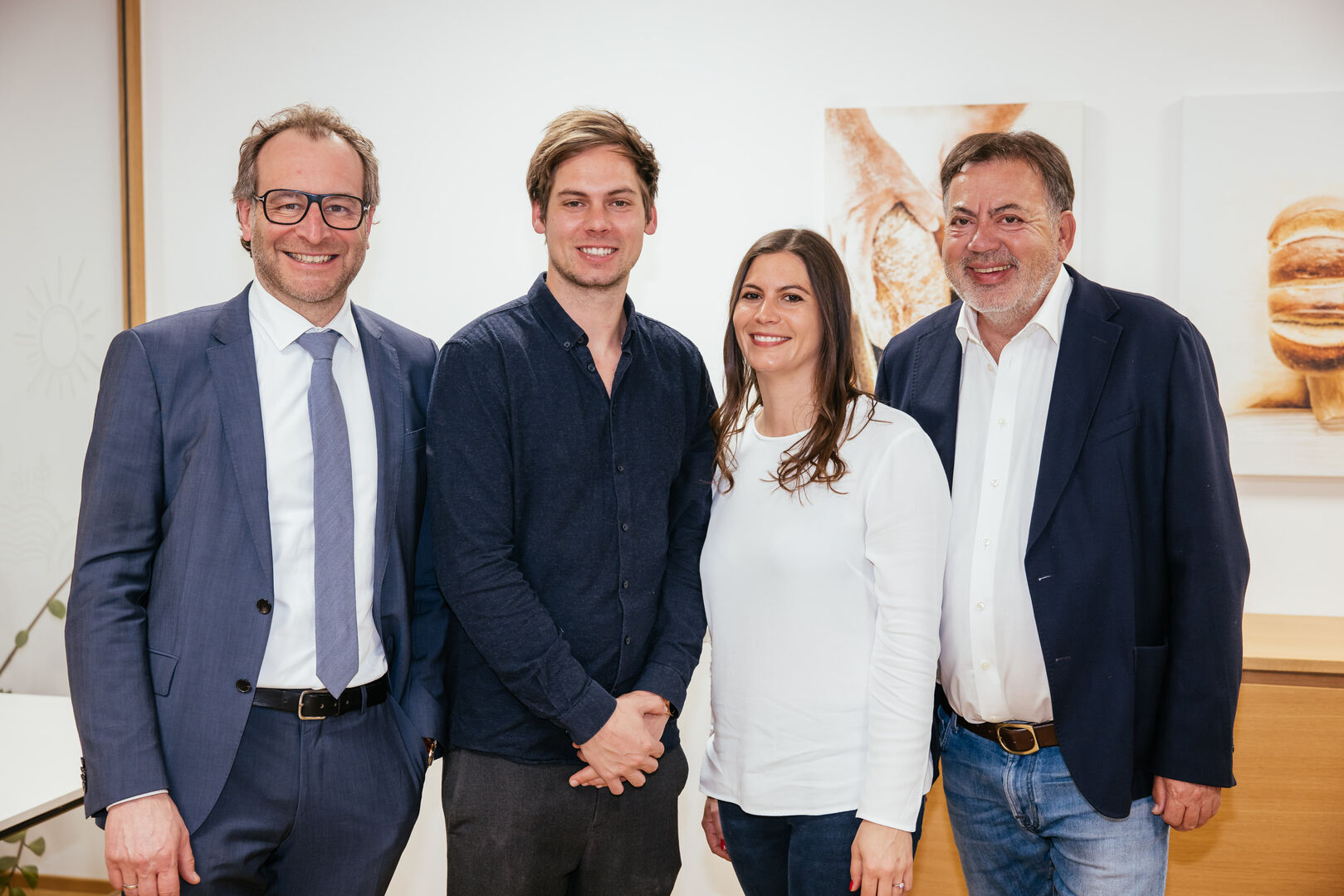 Stadttrat Alexander Juen mit Florian, Andrea und Egon Haag – GF der Bäckerei Mangold.