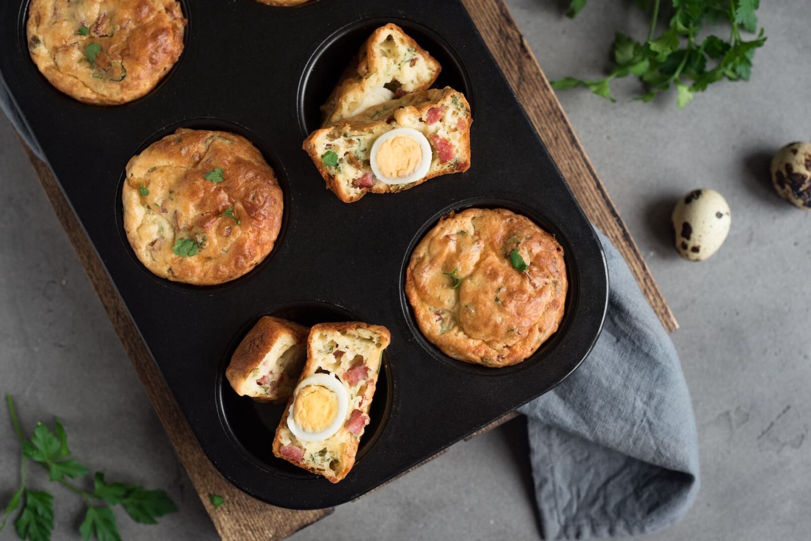 Form mit Wachtelei-Muffins