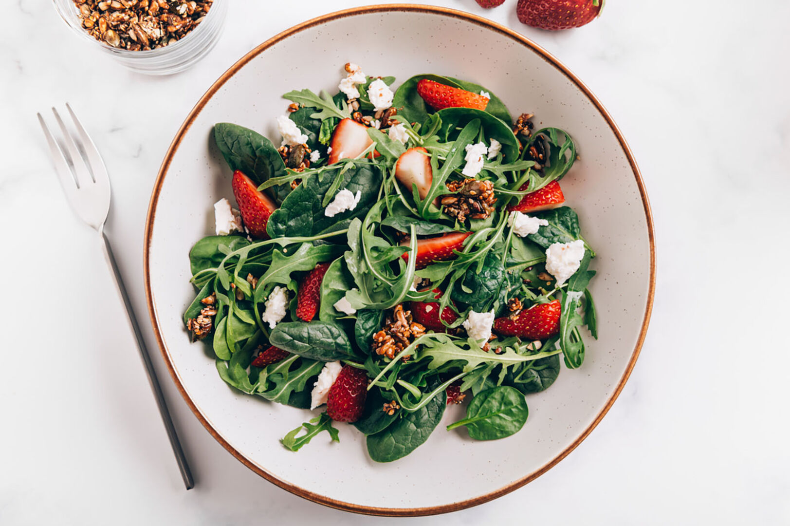 Erdbeer-Salat | Credit: iStock.com/Manuta