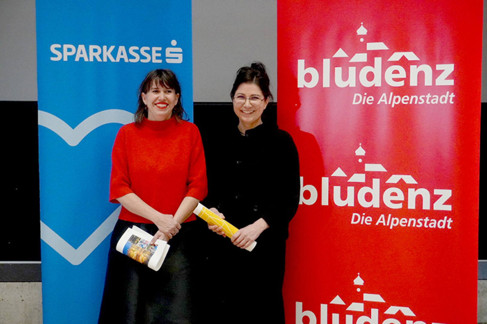 Daniela Jochum und Marlies Stark (beide Kultursteg Walgau) (v. li.)