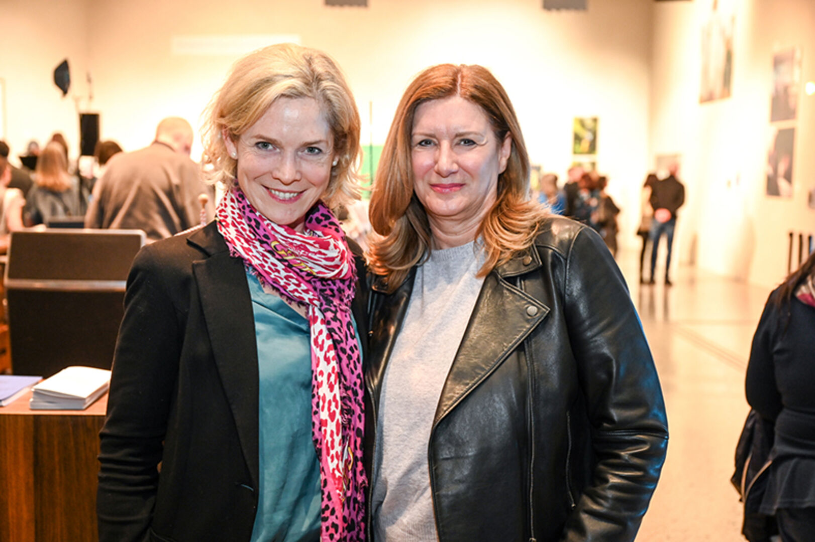 GF Monika Wagner (KUGES) und Birgit Sonnbichler (Aufsichtsrätin Hypo Vorarlberg) (v. li.)