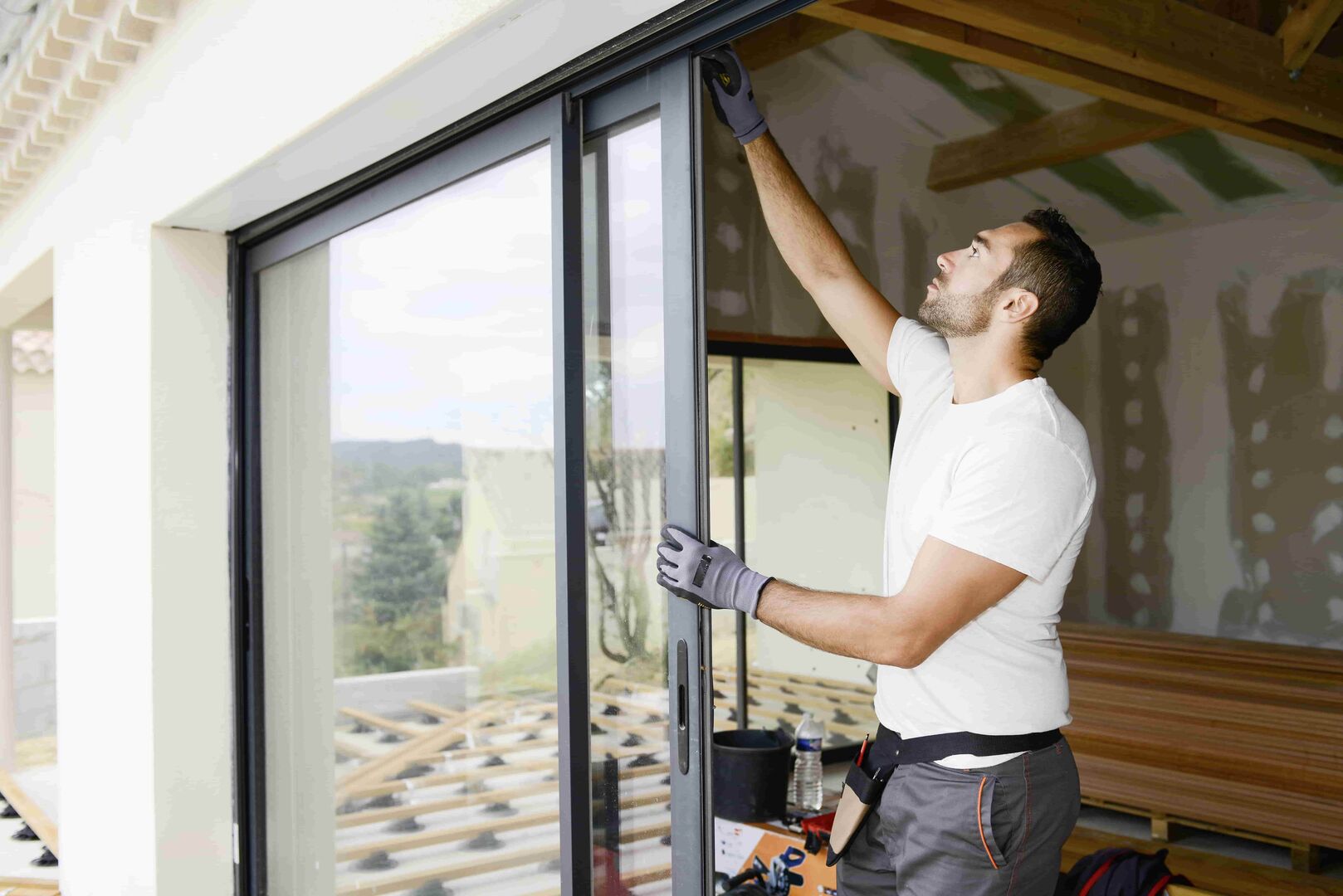 Der Einbau von neuen Fenster hilft Energie zu sparen und damit auch Geld.