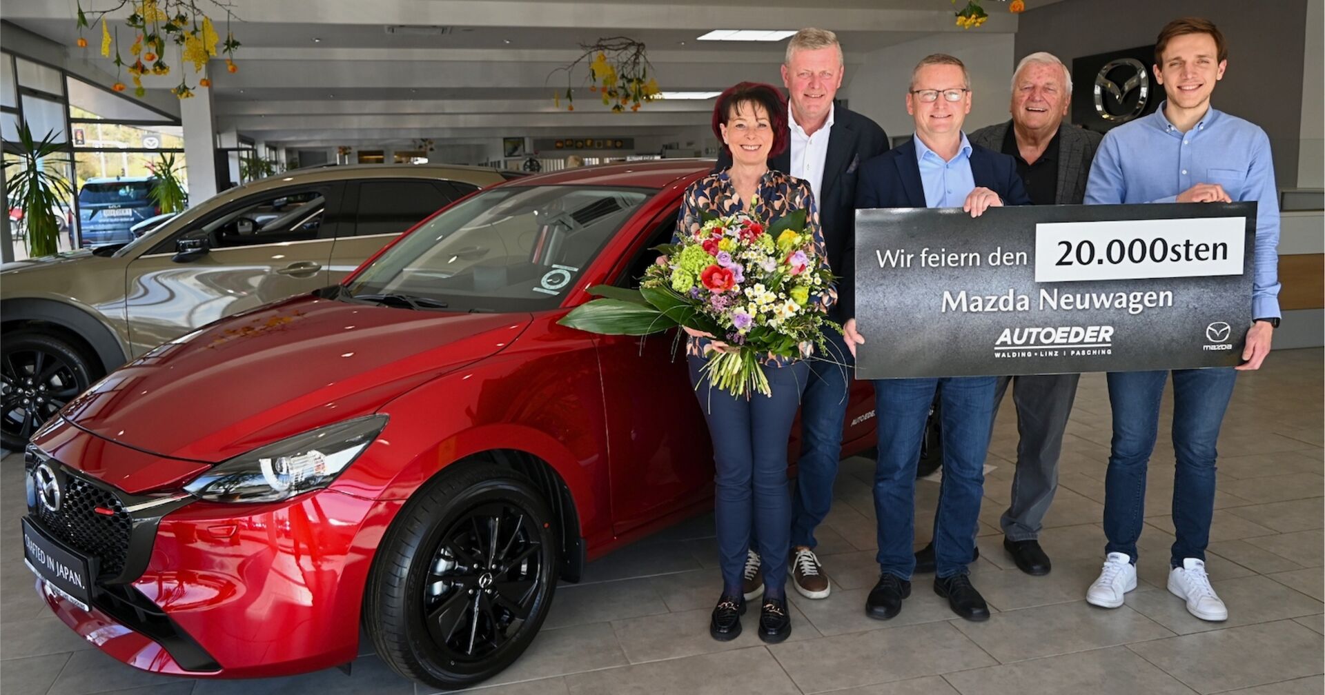 Mazda Jubiläumsübergabe