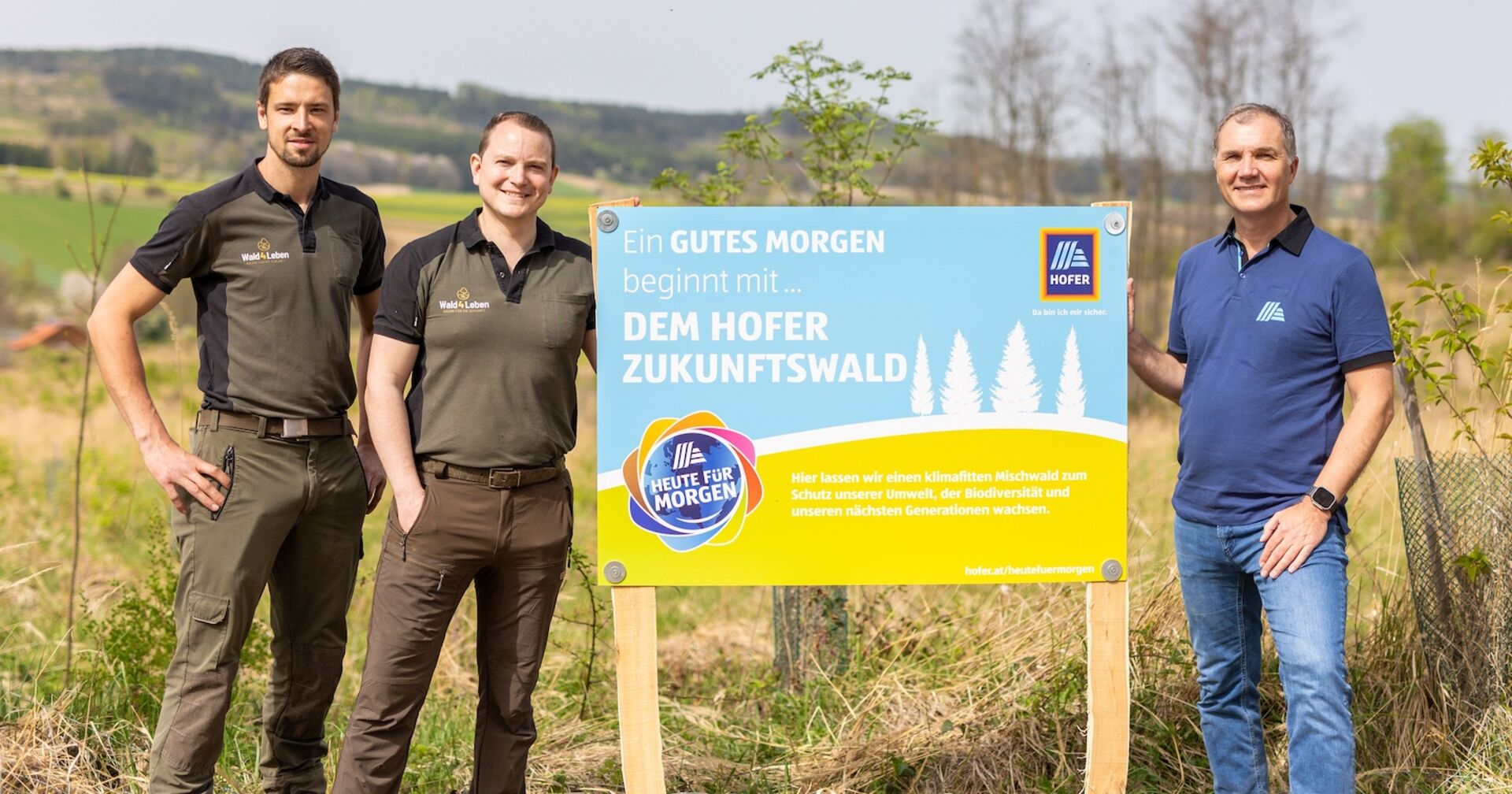 Hofer pflanzt Bäume