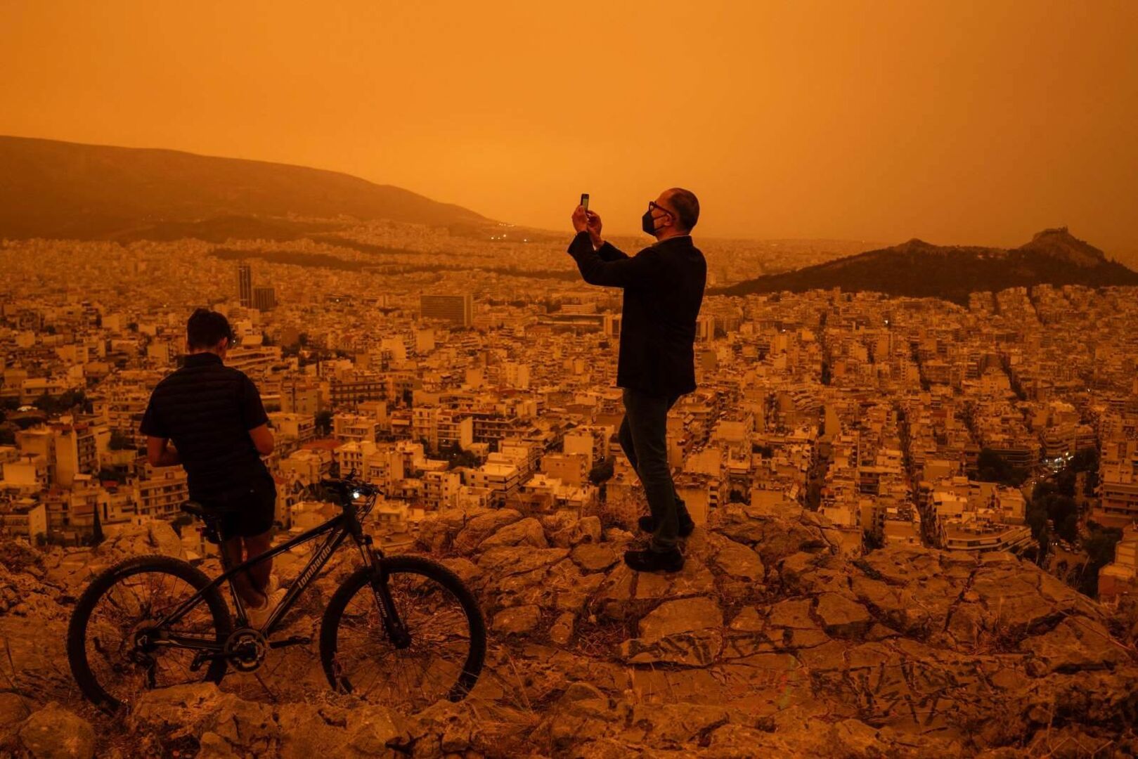 Roter Saharastaub in Athen.