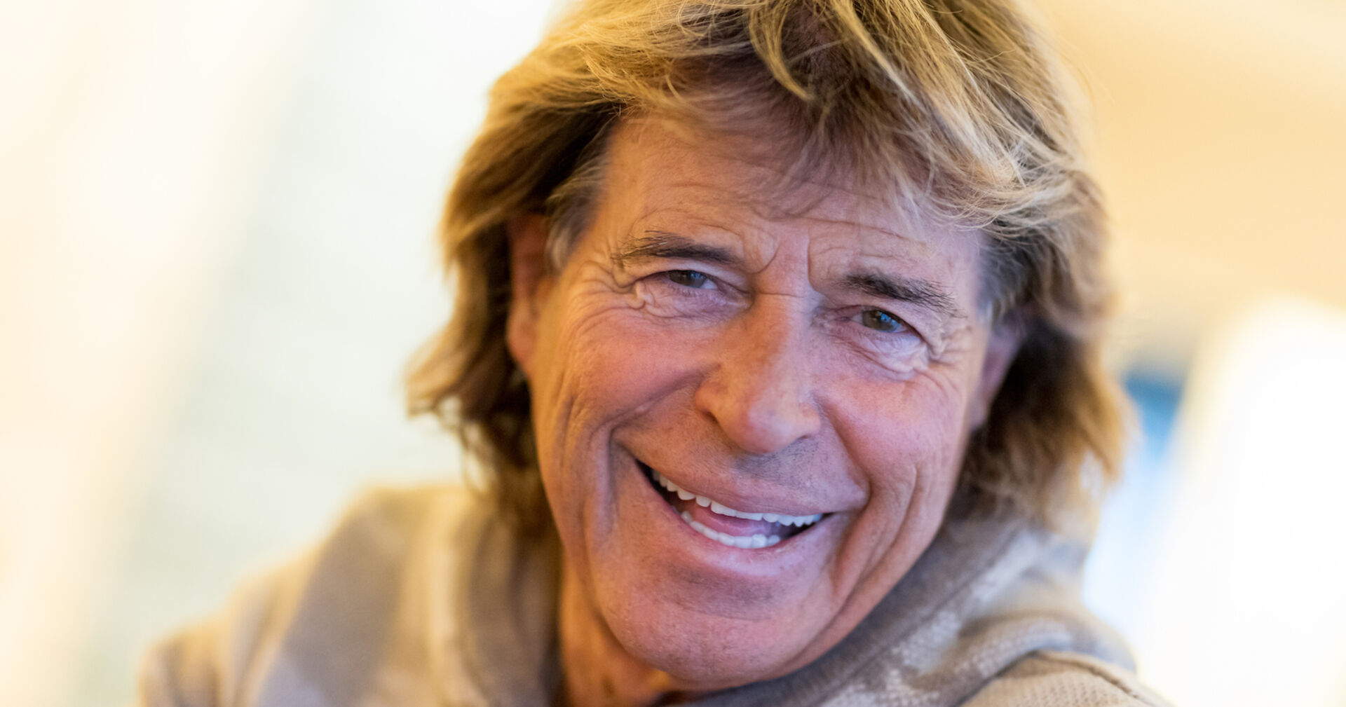 Hansi Hinterseer mit blonden Strähnchen im Haar.