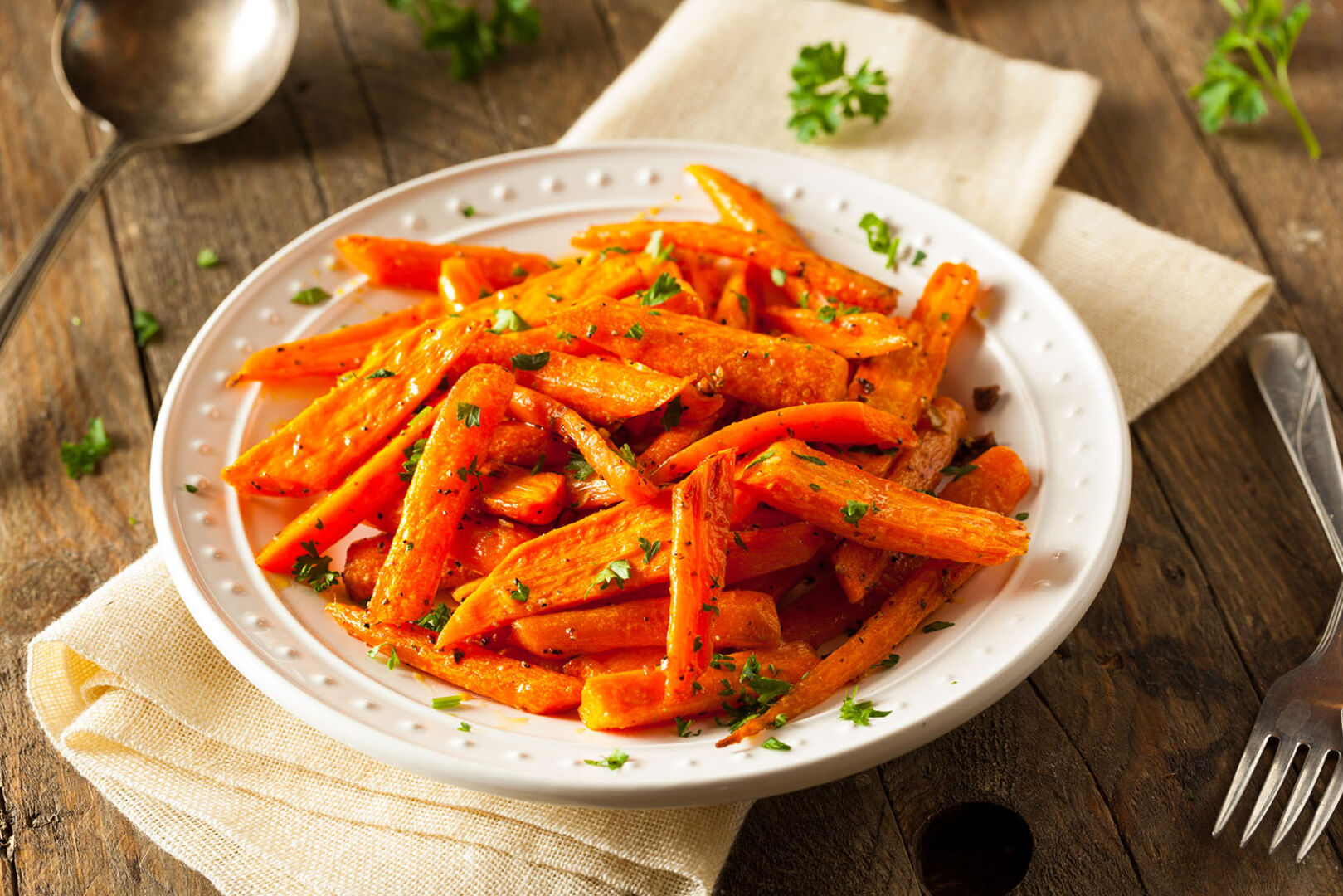 Karotten mit Holundersirup | Credit: iStock.com/bhofack2