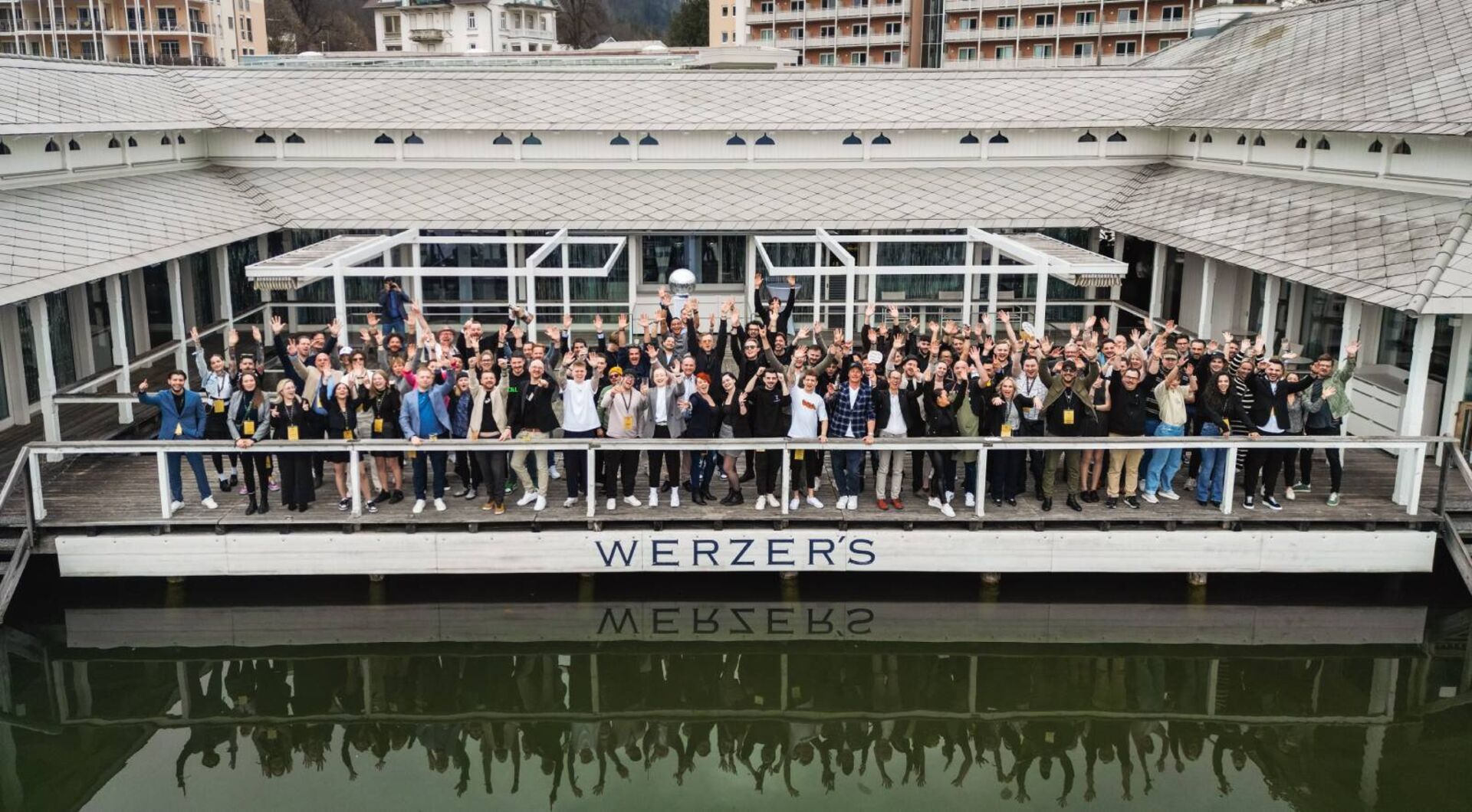 Gruppenbild mit den zahlreichen Teilnehmern der IWCC