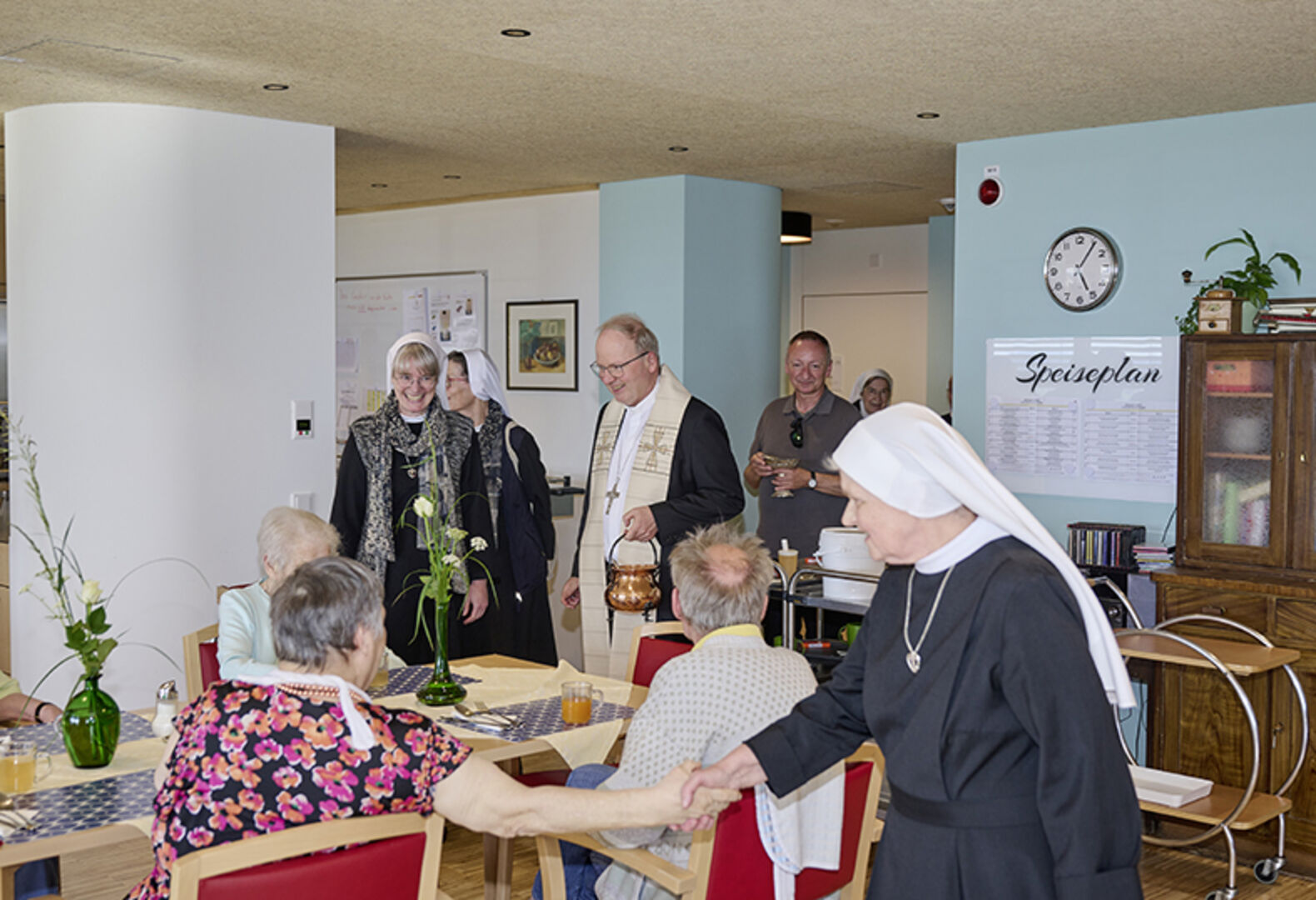 Im Rahmen der Feierlichkeiten erfolgte auch die Segnung der neuen Räume.