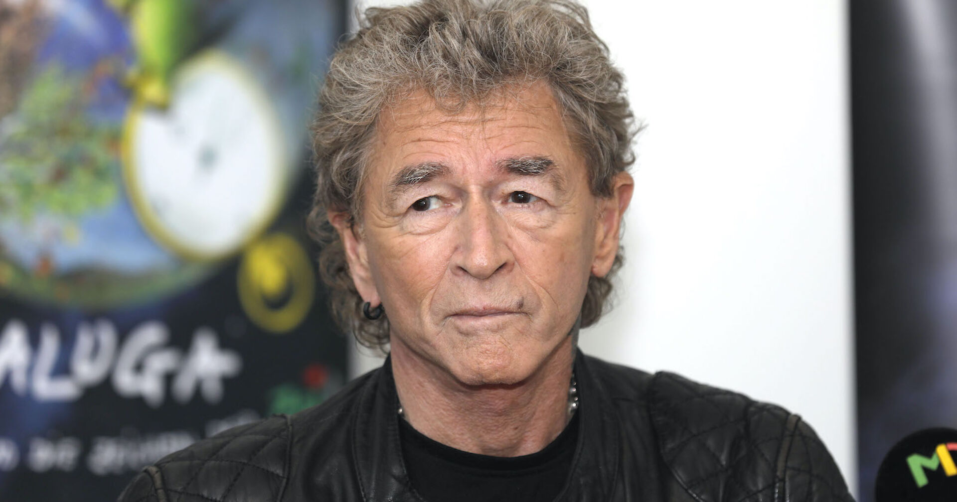 Peter Maffay mit einer schwarzen Lederjacke.