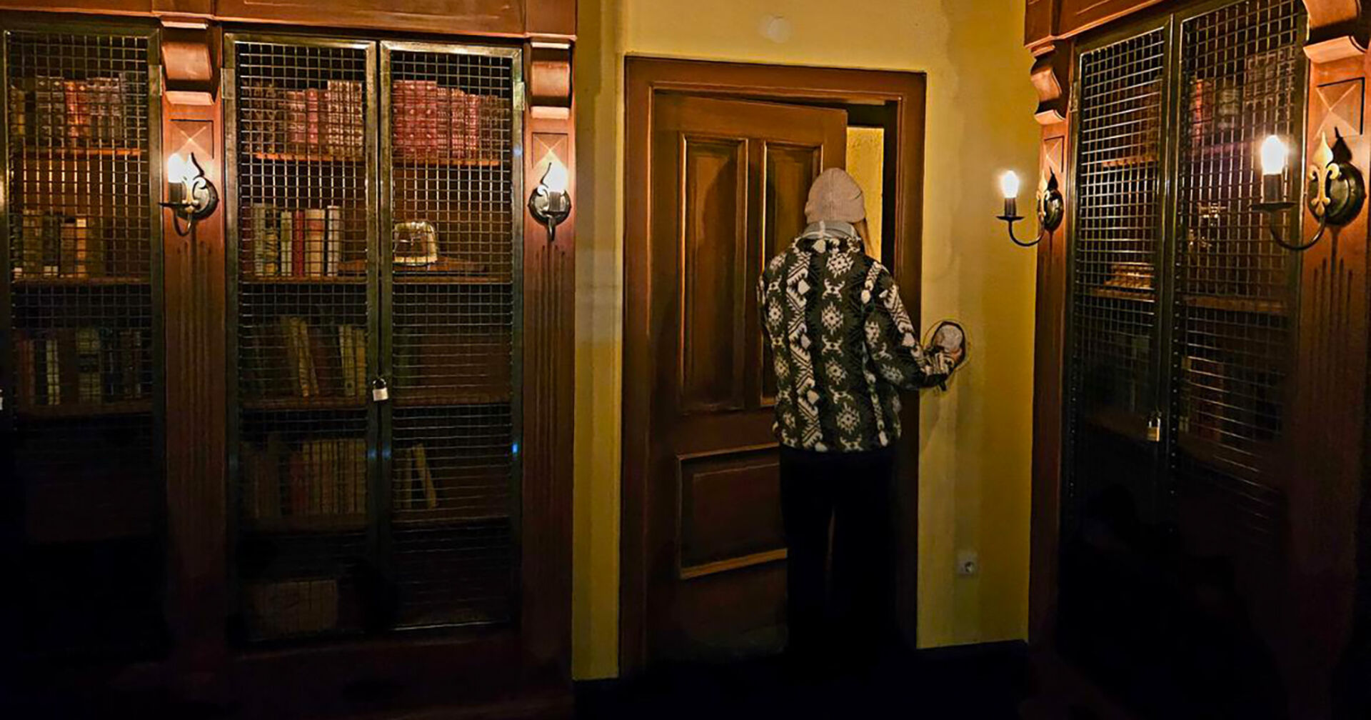 Mädchen unterwegs in einem Escape Room | Credit: Radstadt Tourismus
