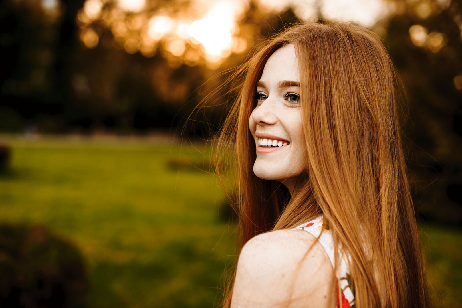 Frau  mit roten Haaren | Credit: iStock.com/Strelciuc Dumitru