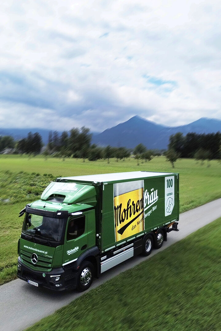 Der saubere, leise und moderne E-LKW von Mercedes-Benz steigert die Sicherheit und senkt den Energieverbrauch von Mohrenbräu.
