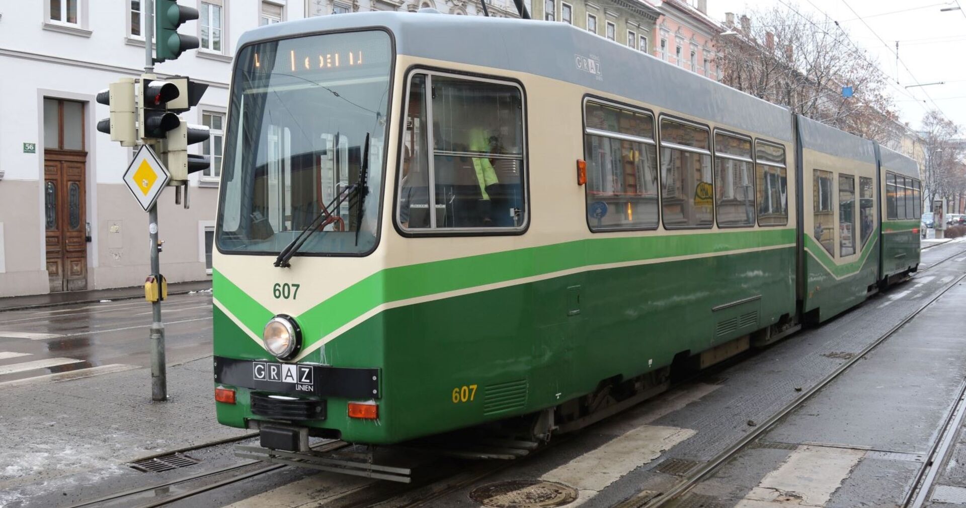 Eine Straßenbahn in Graz