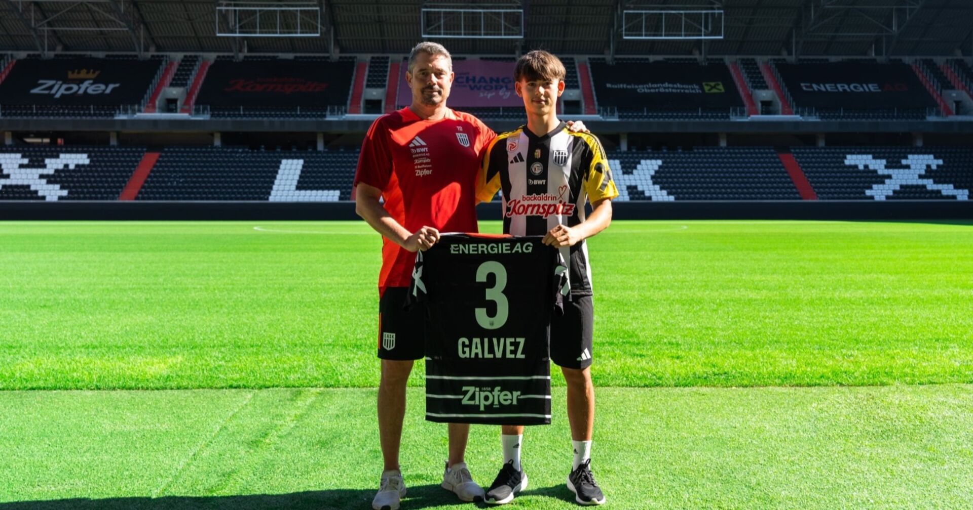 Cheftrainer Darasz mit Tomas Galvez
