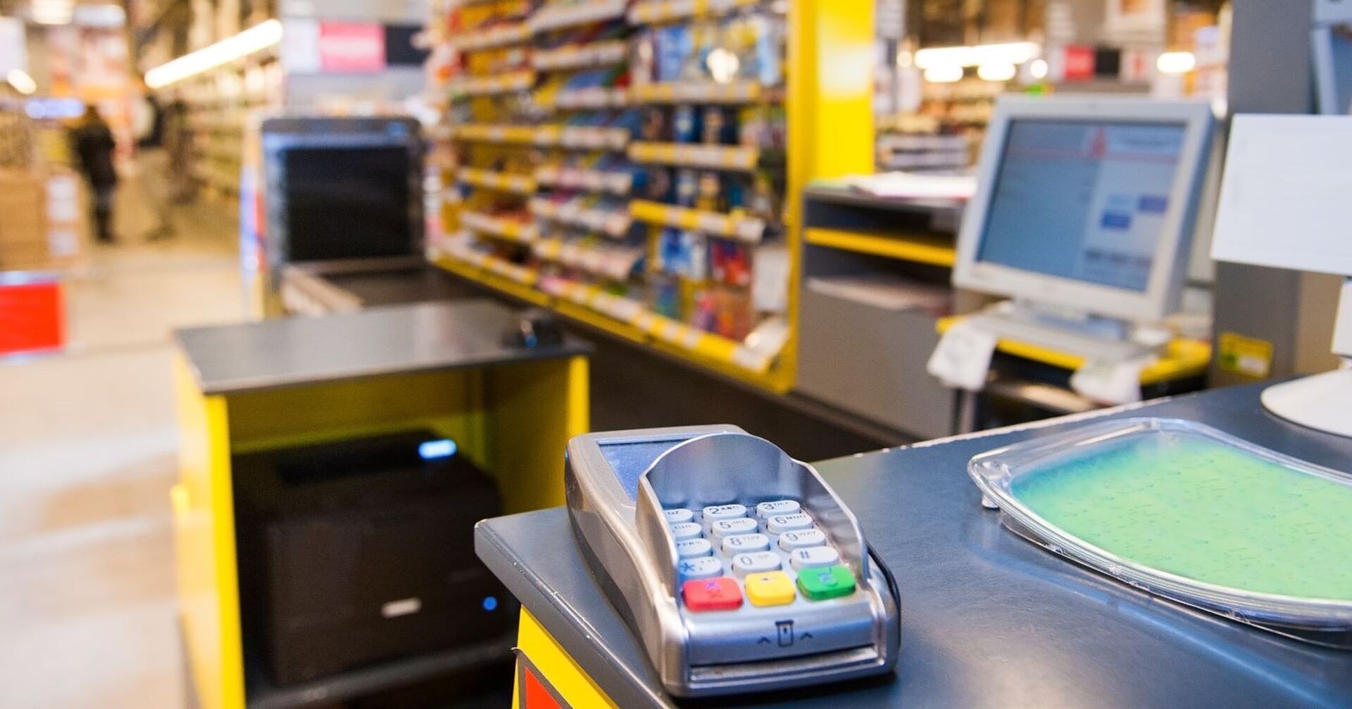 Supermarktkasse mit Möglichkeit zur Bankomatzahlung