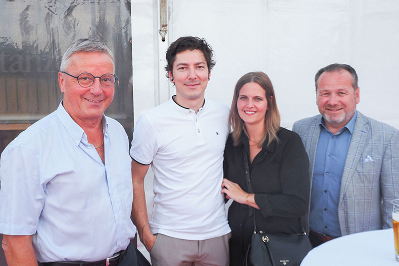 Edgar, Johannes und Yvonne Weber (Farbencenter Thüringen) mit Bgm. Harald Witwer (v. li.)