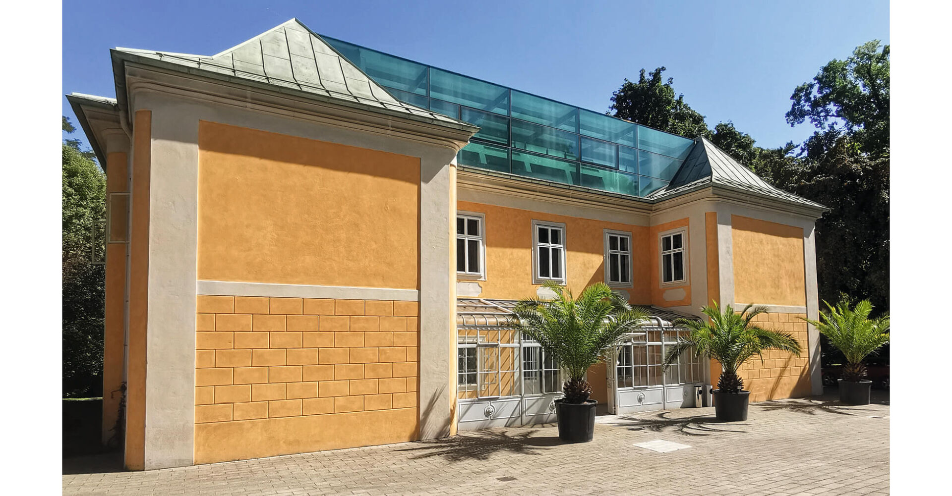 Das Bergschlössl am Froschberg ist nicht nur Veranstaltungsort, sondern beherbergt auch eine Praxisgemeinschaft und einen Weinhandel.