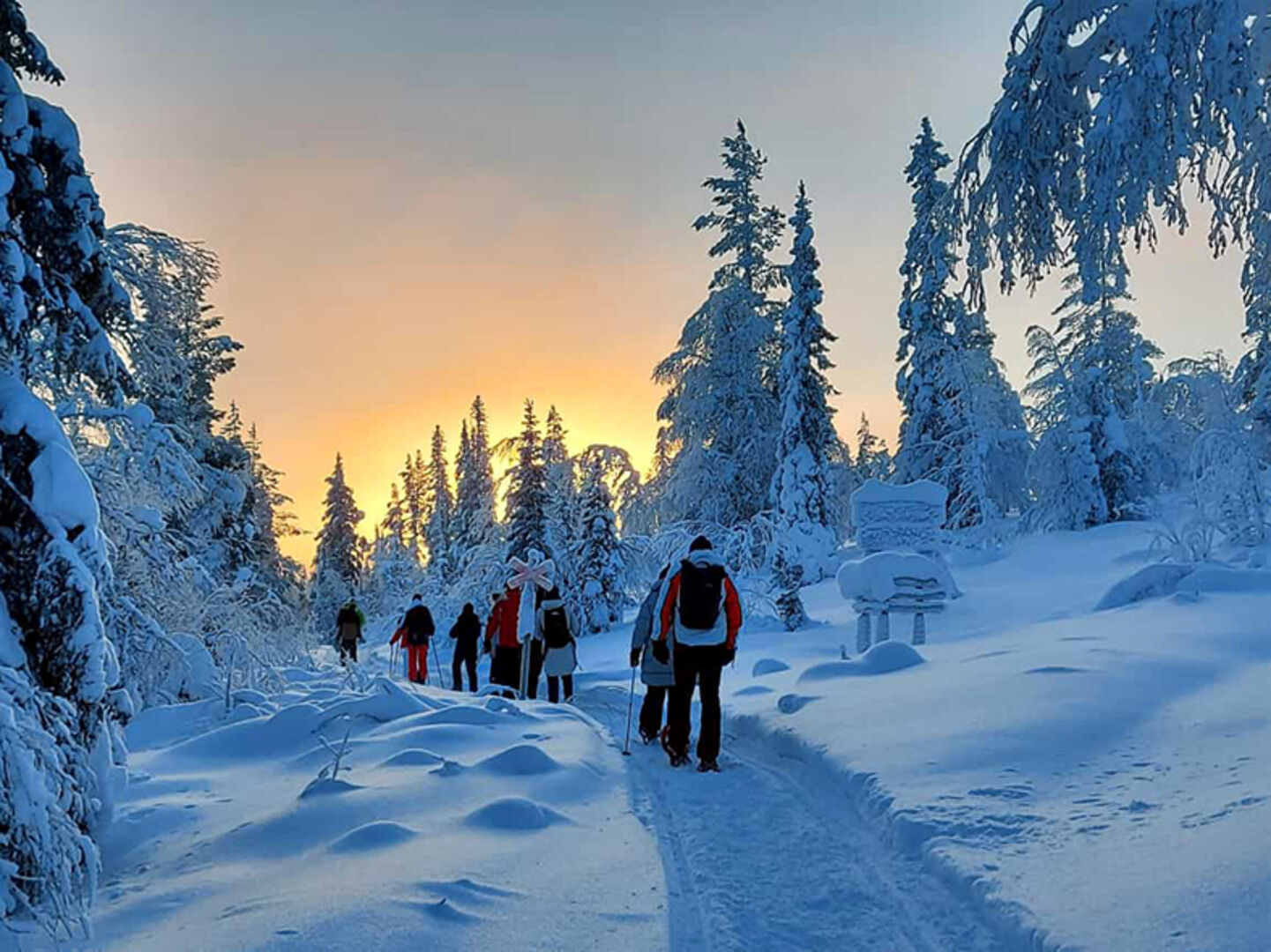 „Schwedisch Lappland“ ist eine einzigartige Reise mit atemberaubenden Landschaften aus Schnee und Eis.