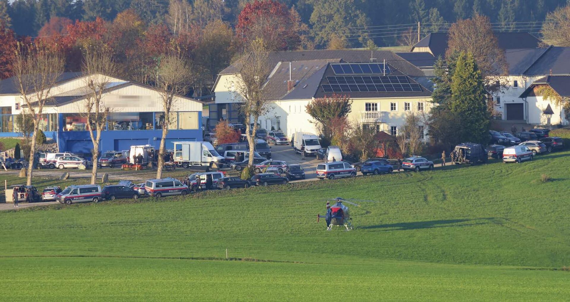 Polizei mit Großaufgebot im Raum Rohrbach.
