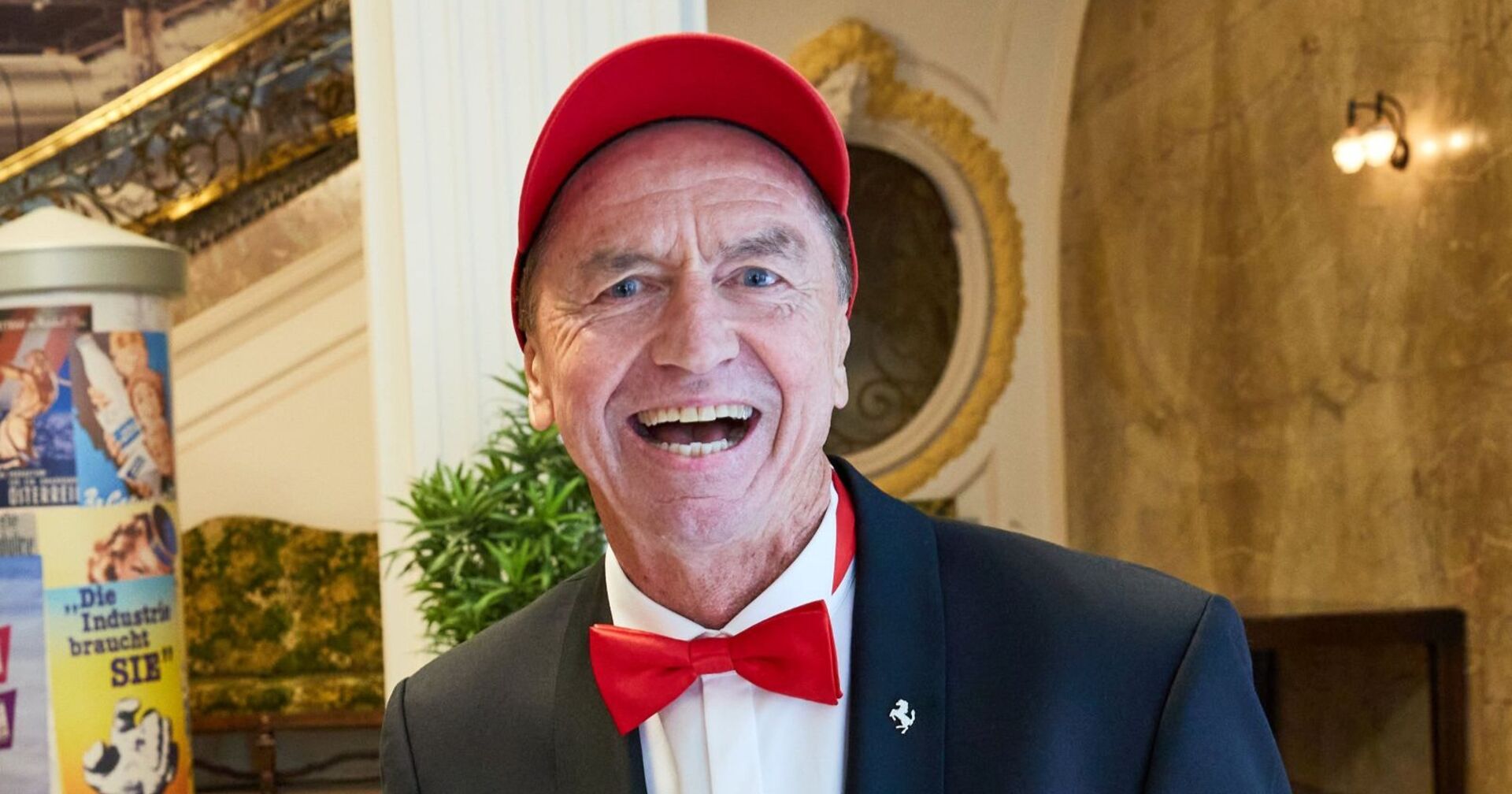 Heribert Kasper lächelt in die Kamera