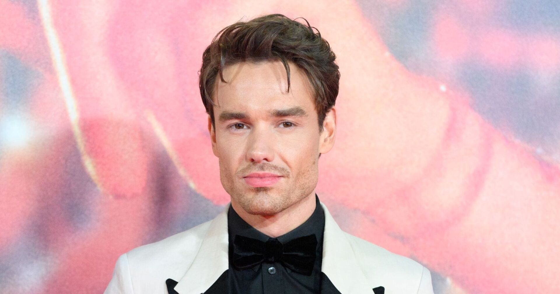 Liam Payne blickt in die Kamera