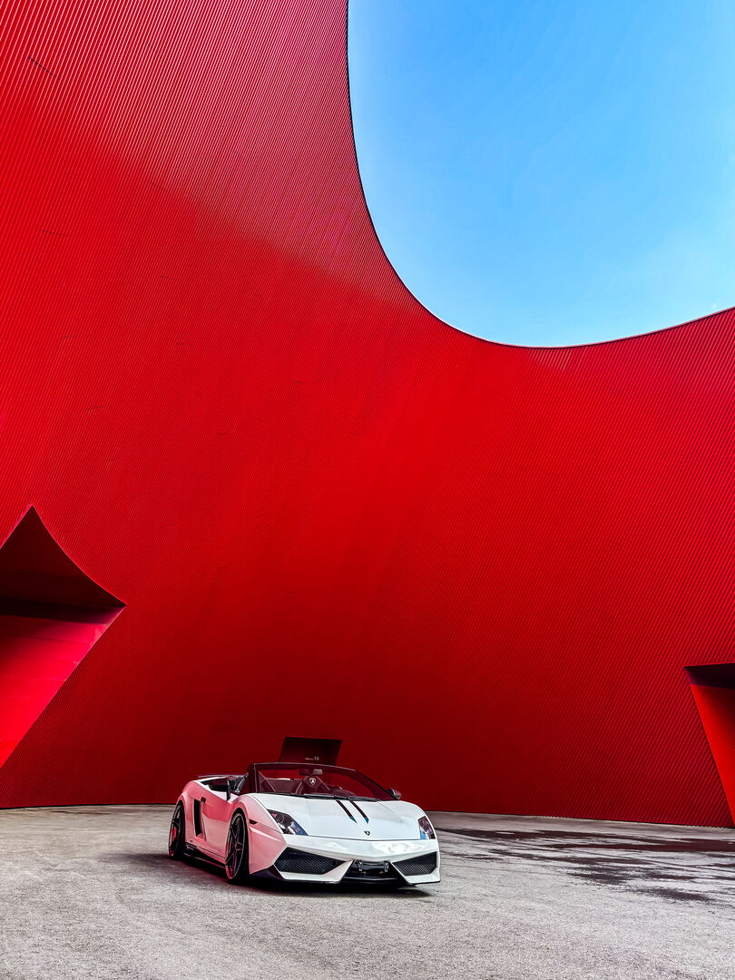 Probefahrten mit Traumautos wie einem Lamborghini oder Porsche sorgen für luxuriöse Momente.