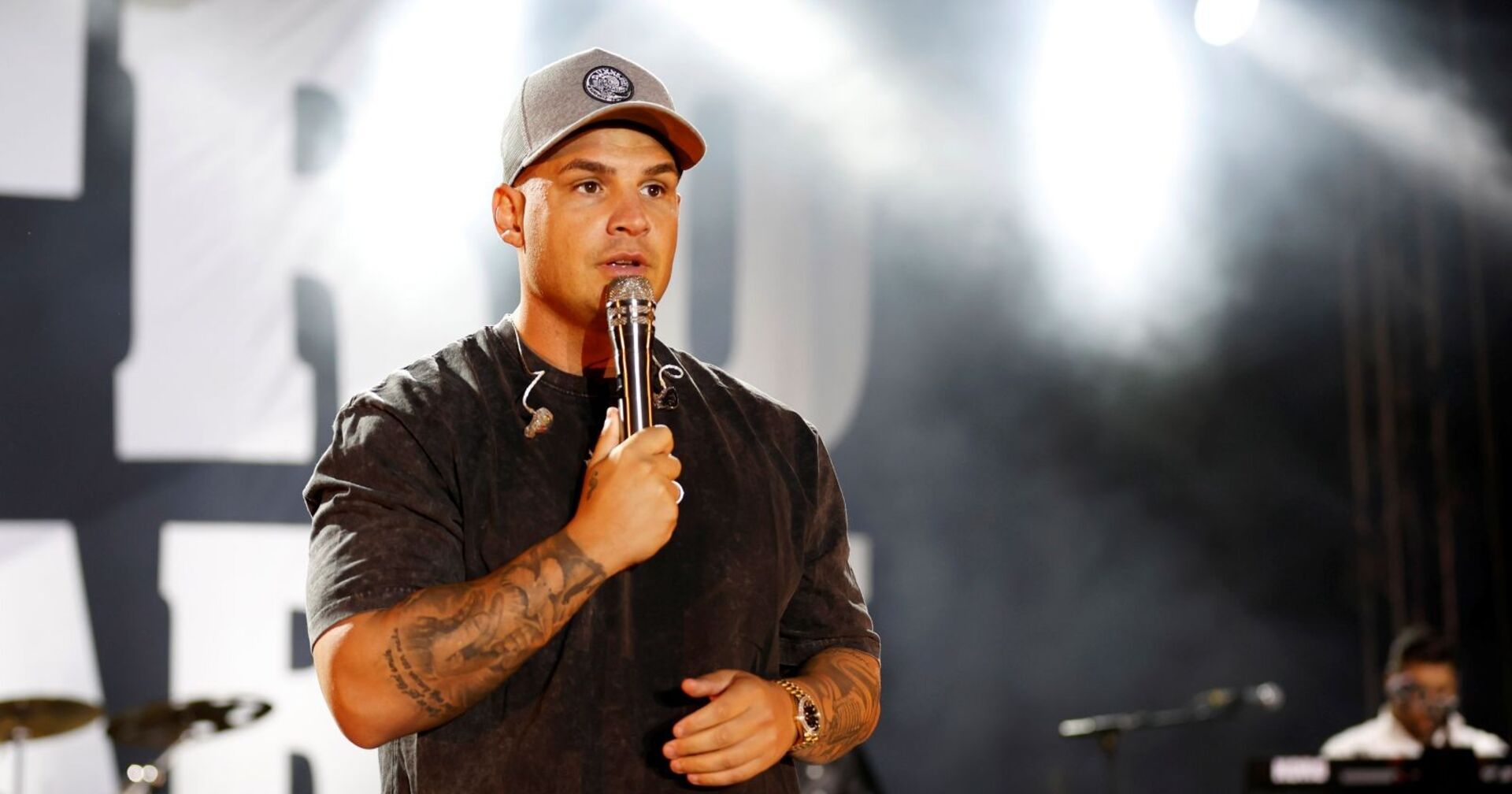 Pietro Lombardi steht auf der Bühne