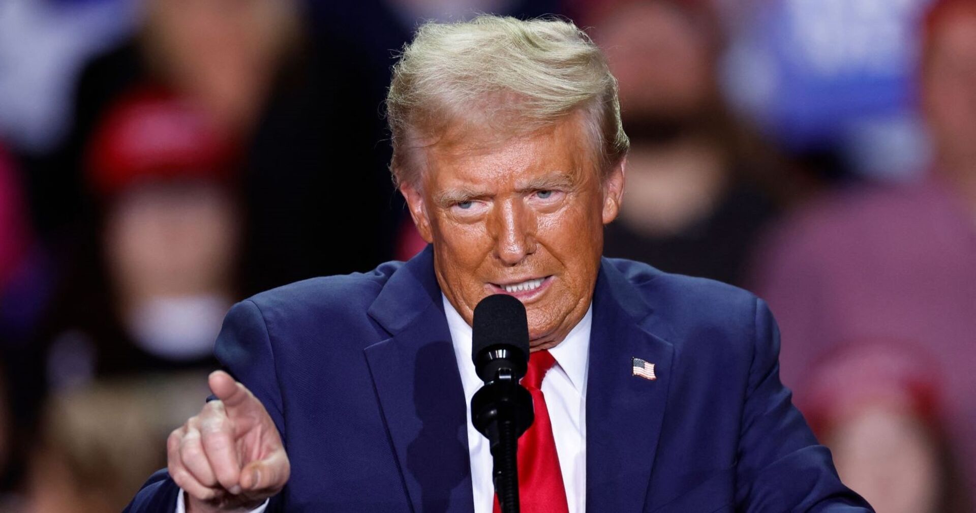 Donald Trump ist noch am Wahltag vor seine Anhänger getreten.