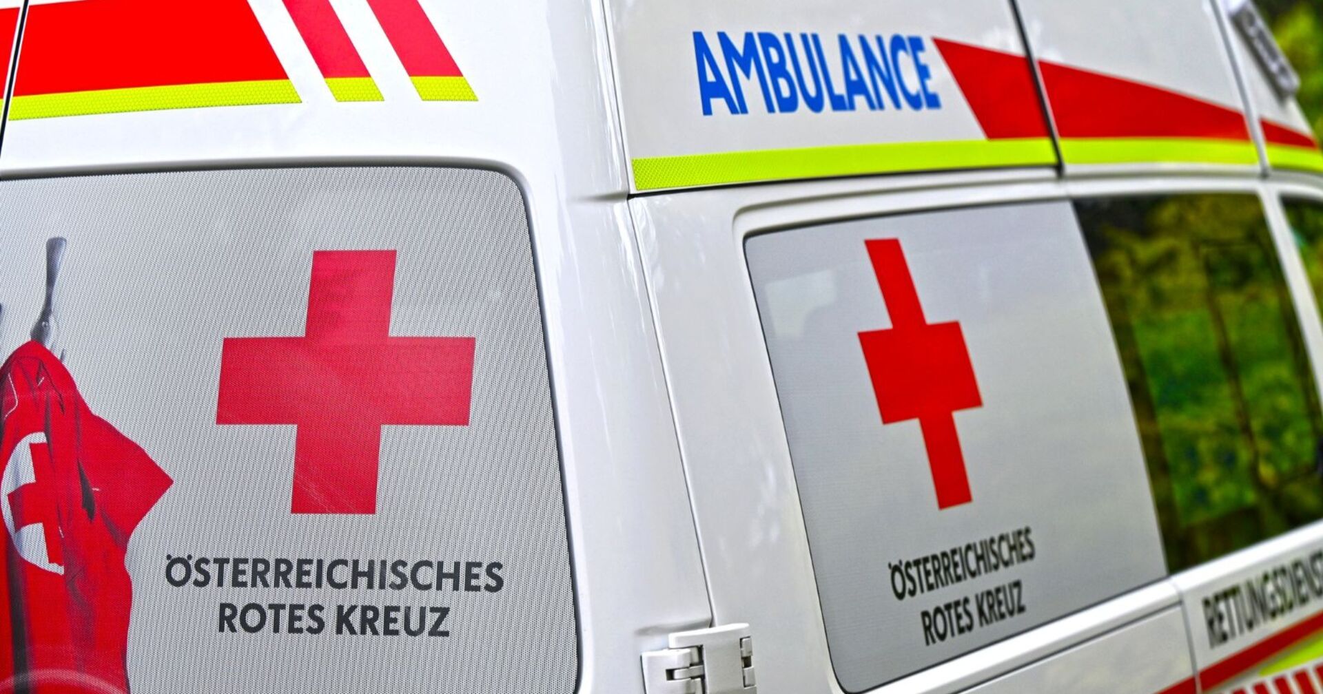 Rettungswagen im Wald