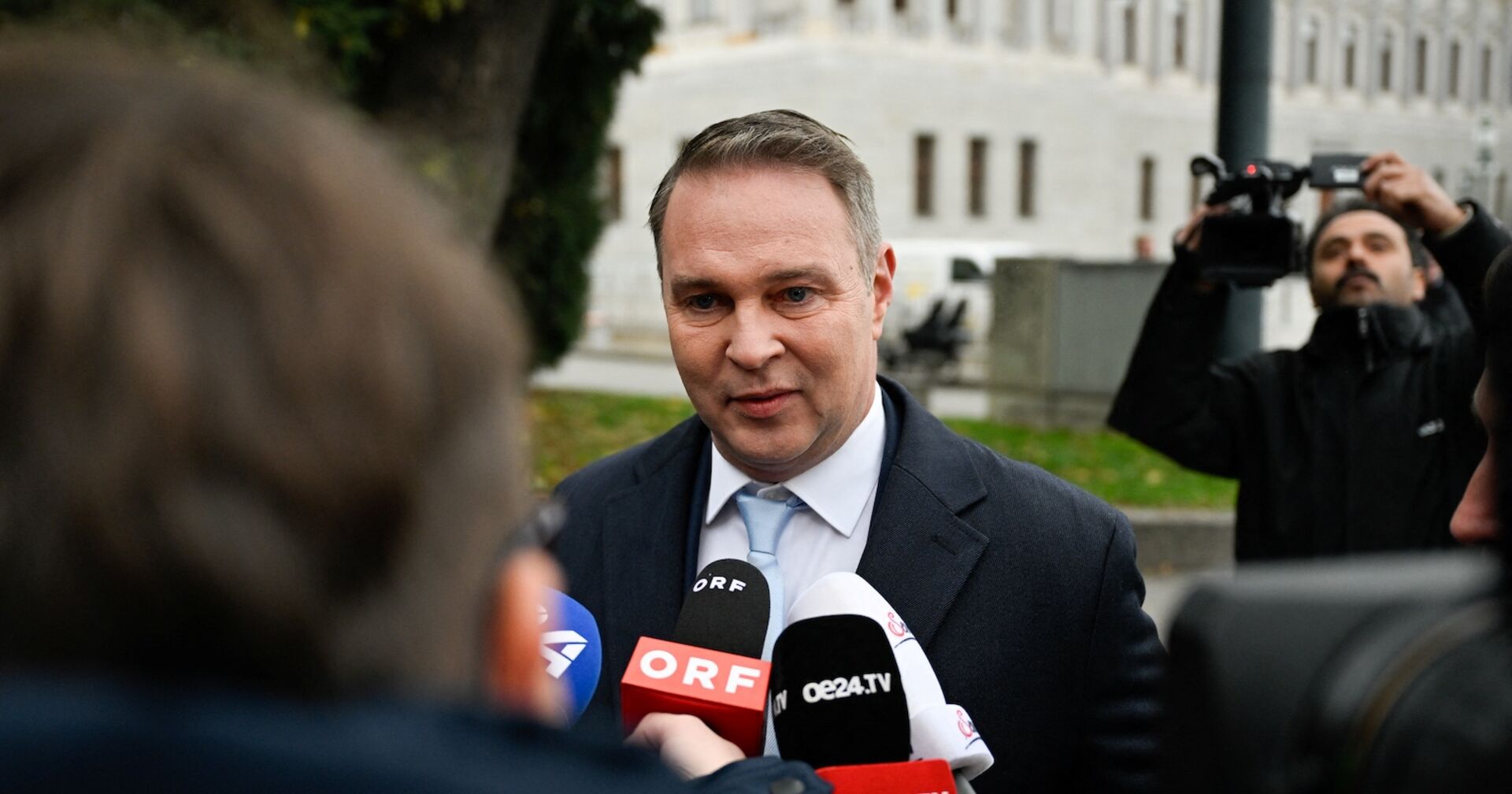 SPÖ-Chef Andreas Babler zeigt sich vorsichtig optimistisch zum aktuellen Stand der Gespräche.