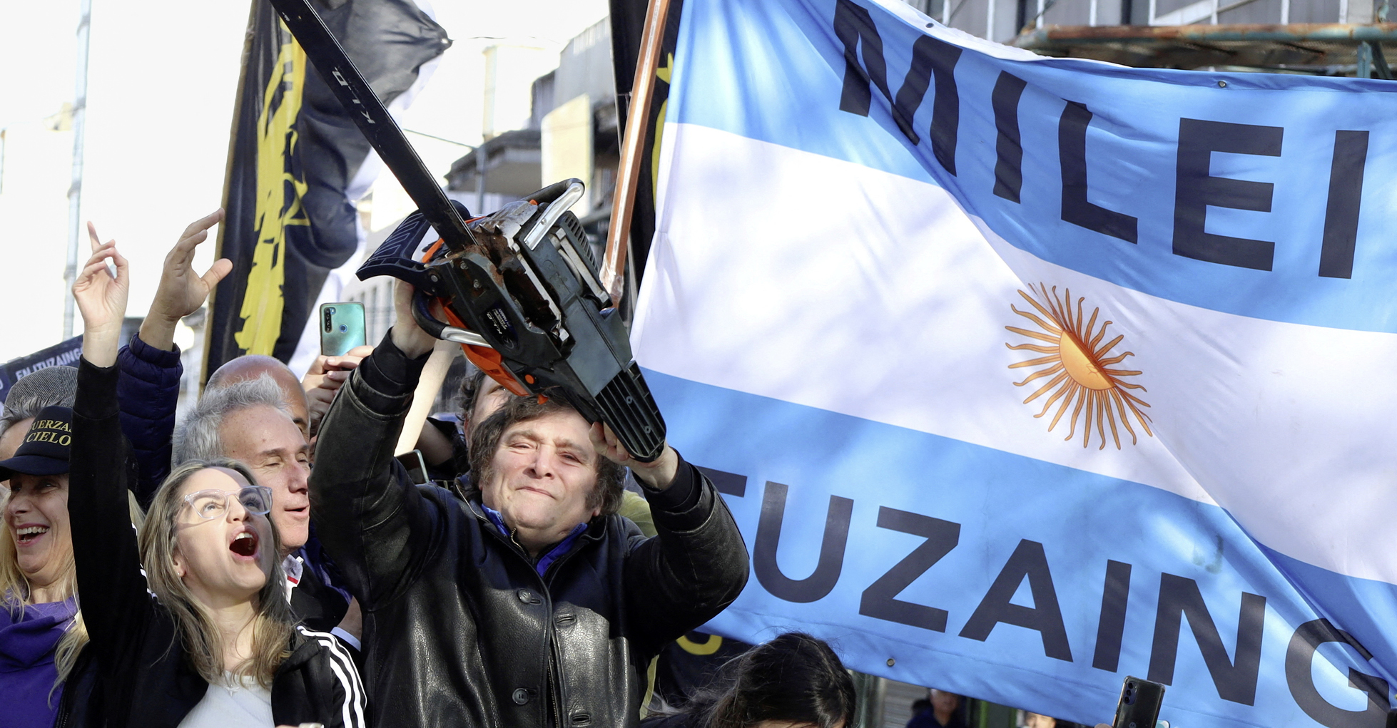 Javier Milei wurde vor einem Jahr als Präsident Argentiniens angelobt. Sein Motto ist Deregulierung mit der Kettensäge.