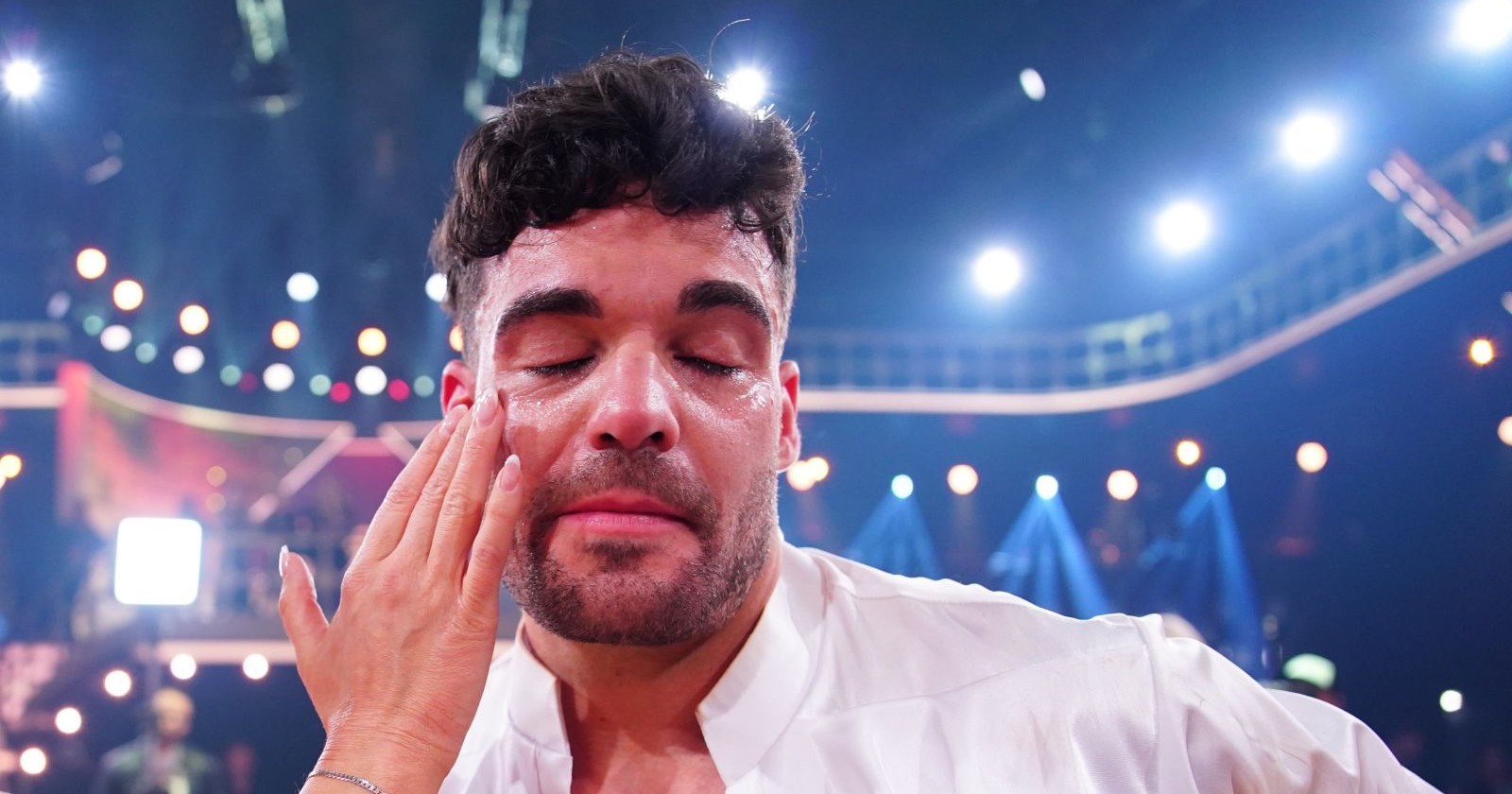 Stefano Zarrella mit geschlossenen Augen.